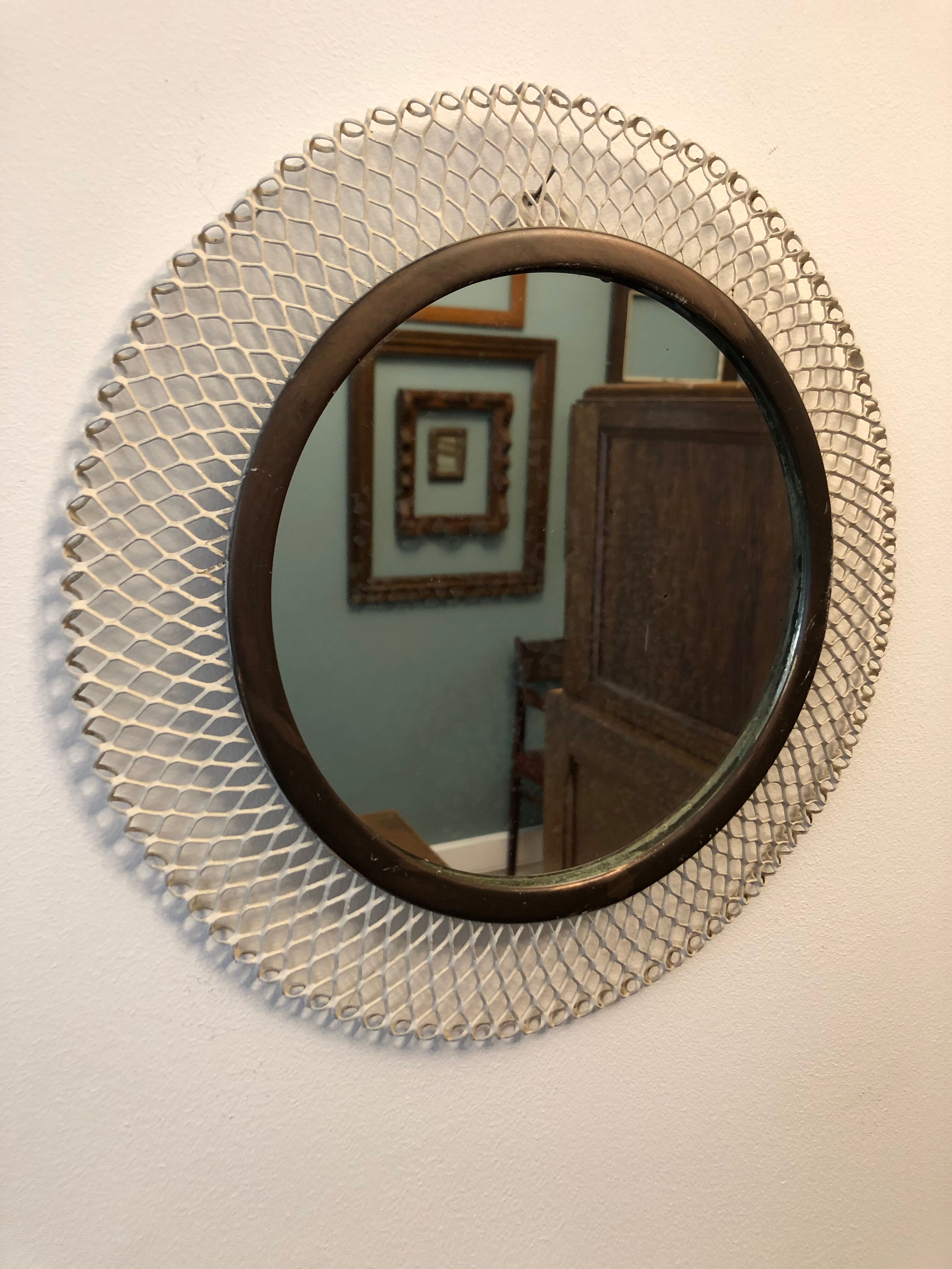 20th round mirror in white perforated metal 29x29cm