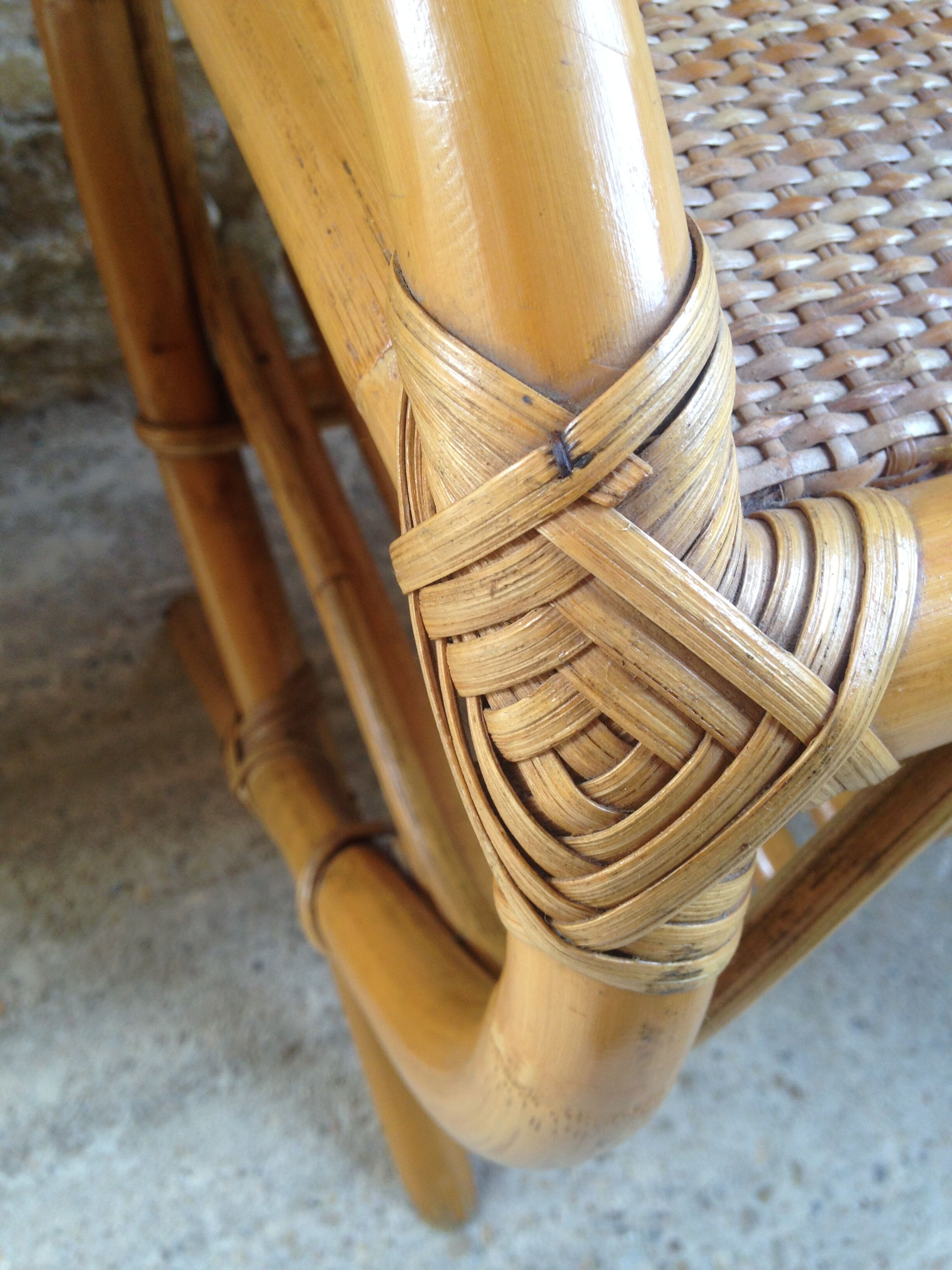 Side table in rattan and wicker curved vintage years 60/70