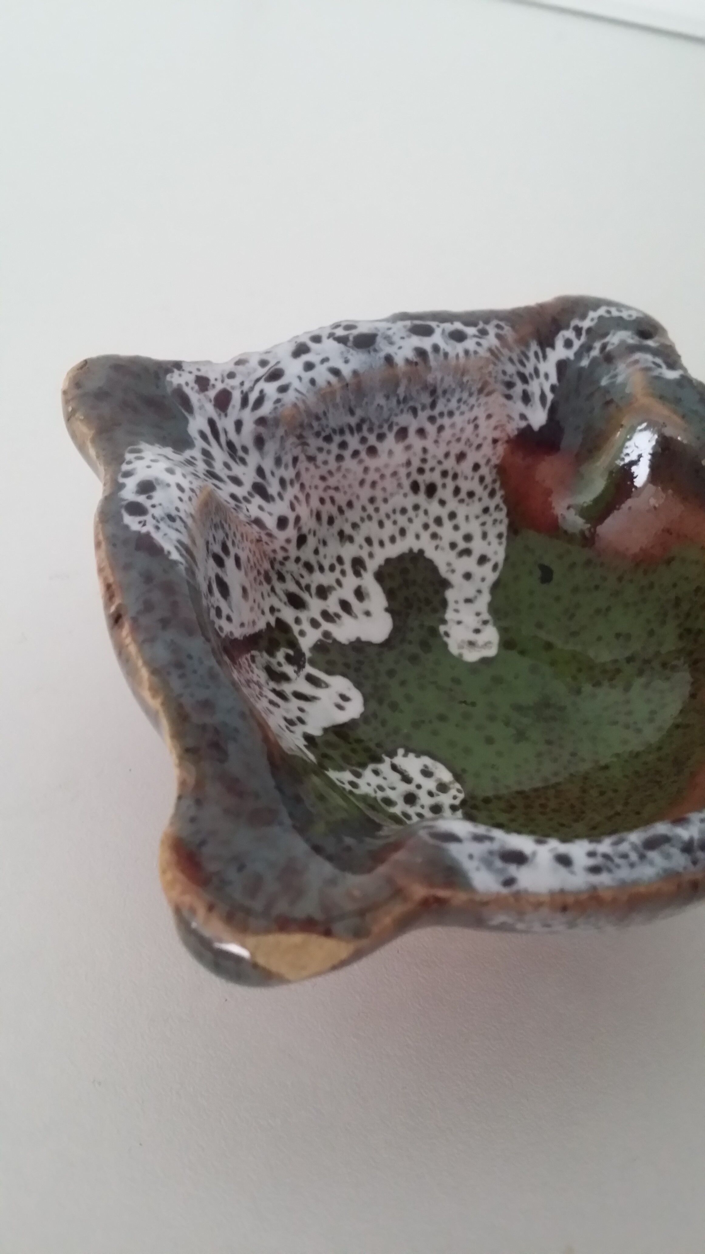 Ceramic ashtray