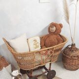 Rattan pram / bassinet