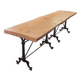 Grande table de bistrot plateau en bois et piètements en fonte -2m56