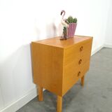 Commode en placage avec poignées rondes de Suède