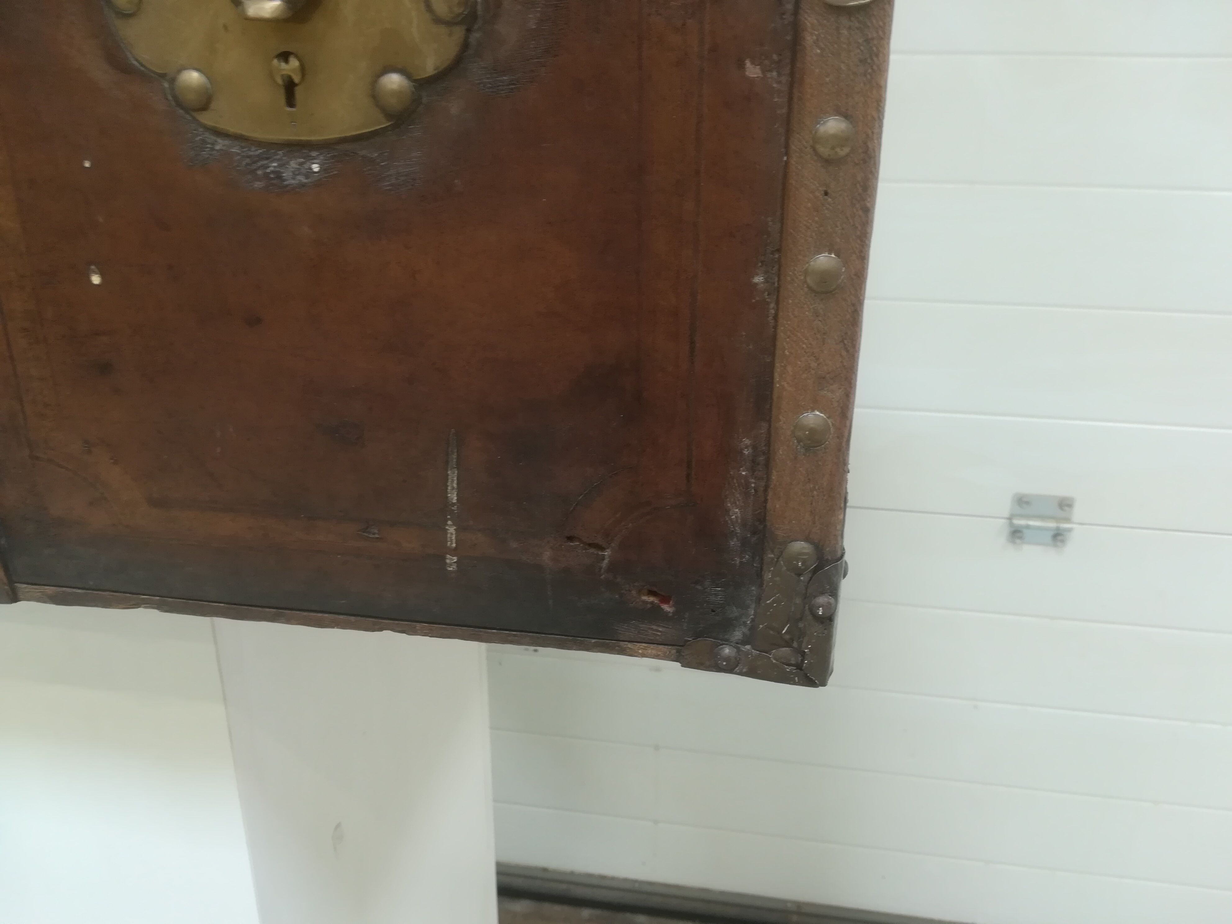 Former trunk Tan Leather