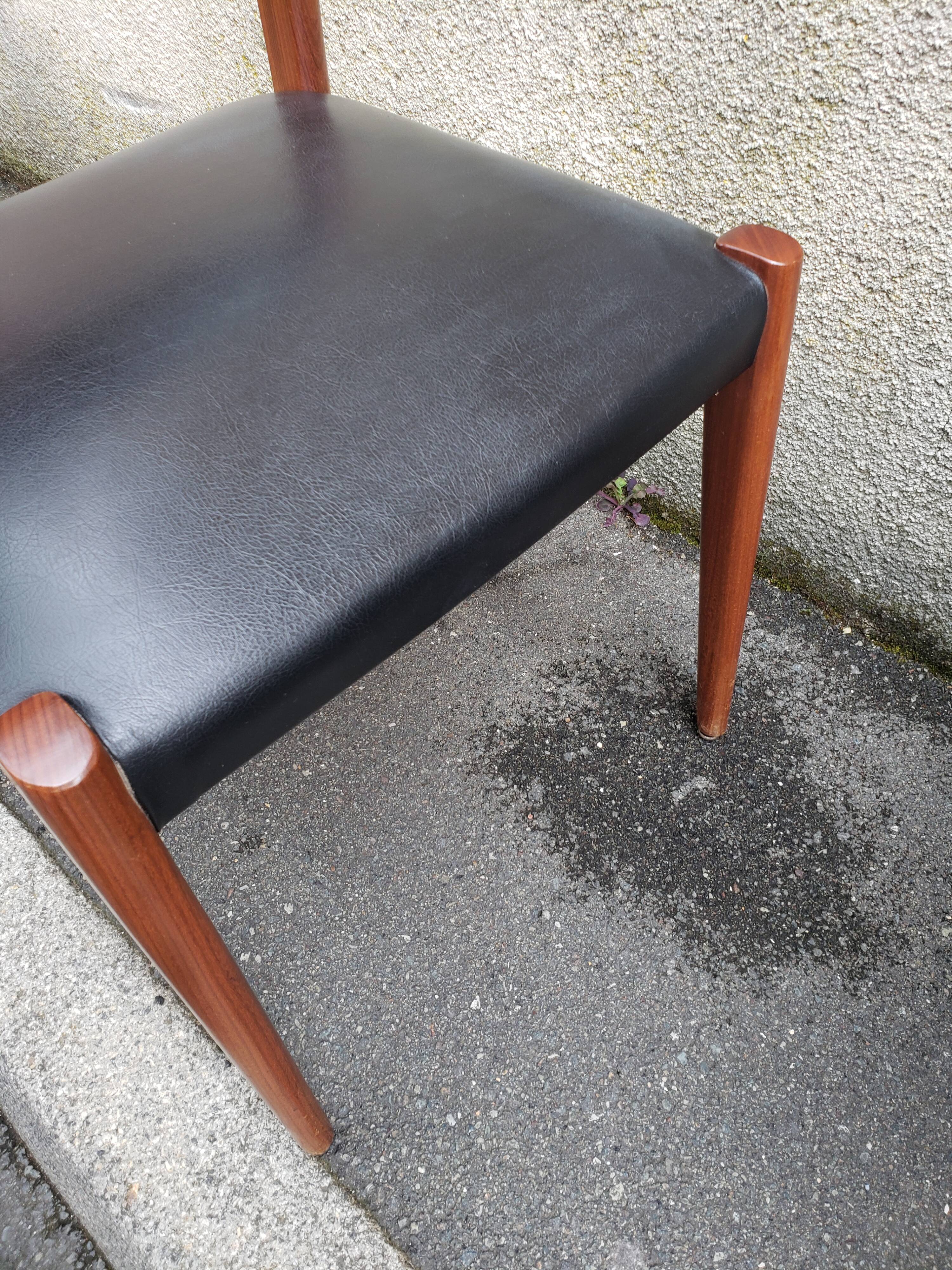 6 scandinavian black and beech chairs