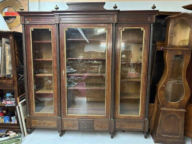 Large 3-door bookcase