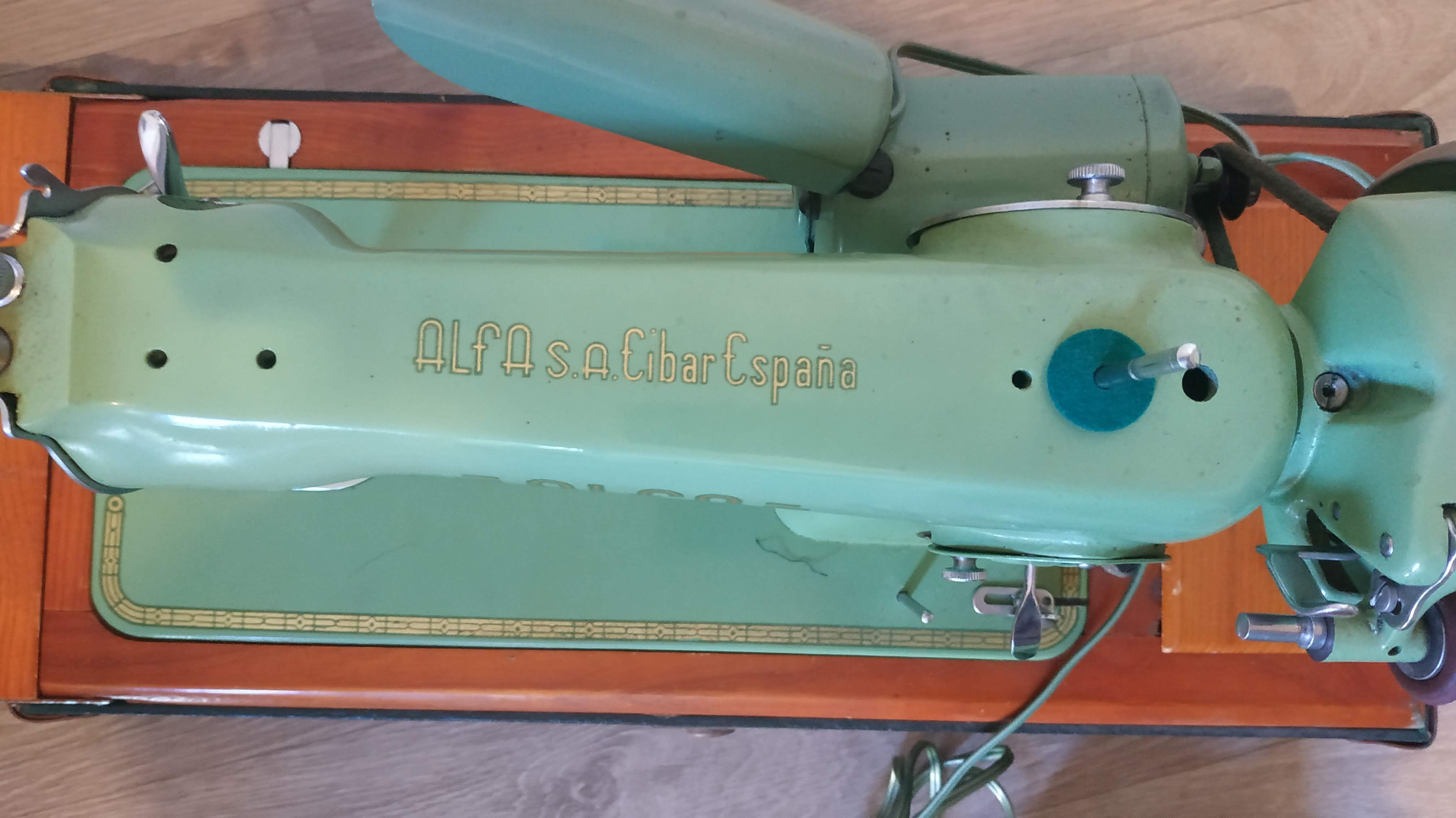 Alfa E-2 sewing machine