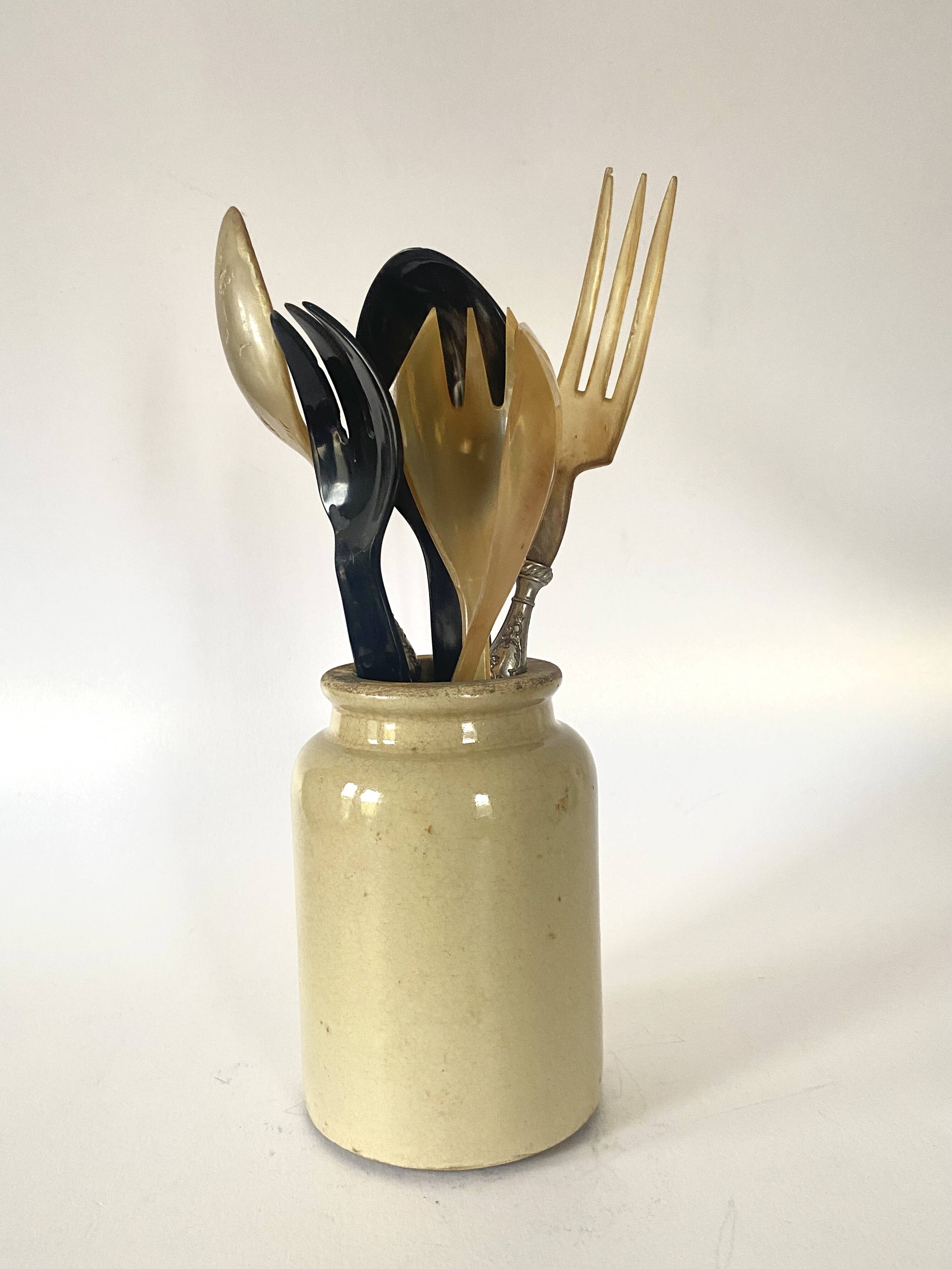 Stoneware grease pot, wooden cap