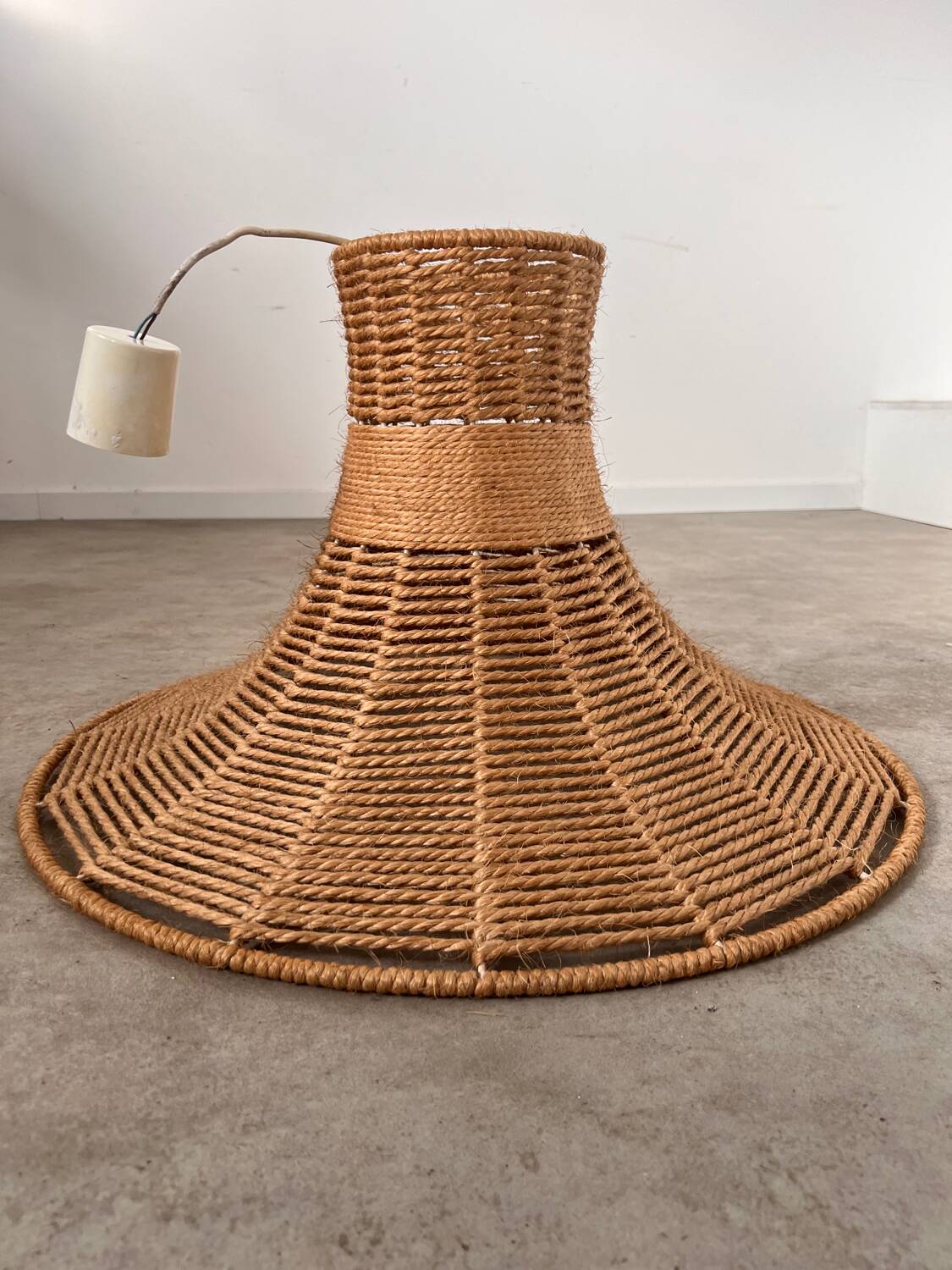 Large vintage rope pendant lamp design from the 70s
