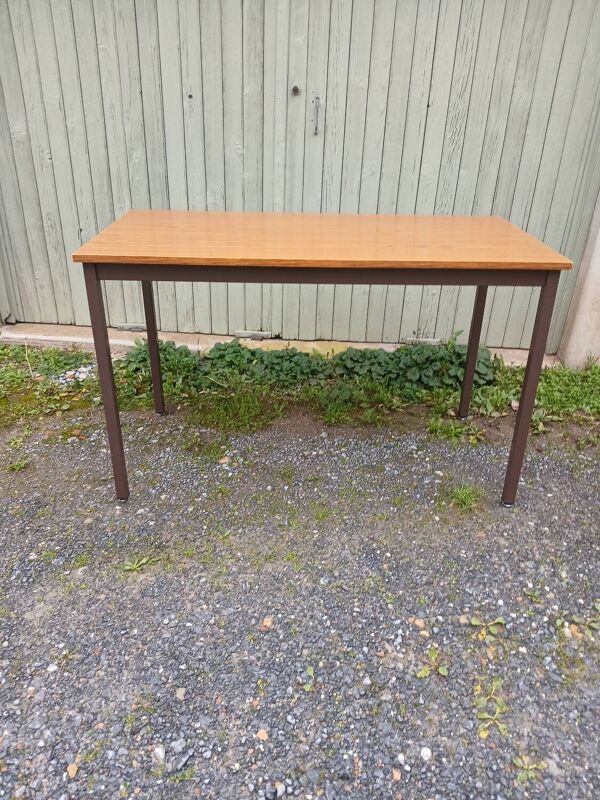 Table ancienne en formica et métal