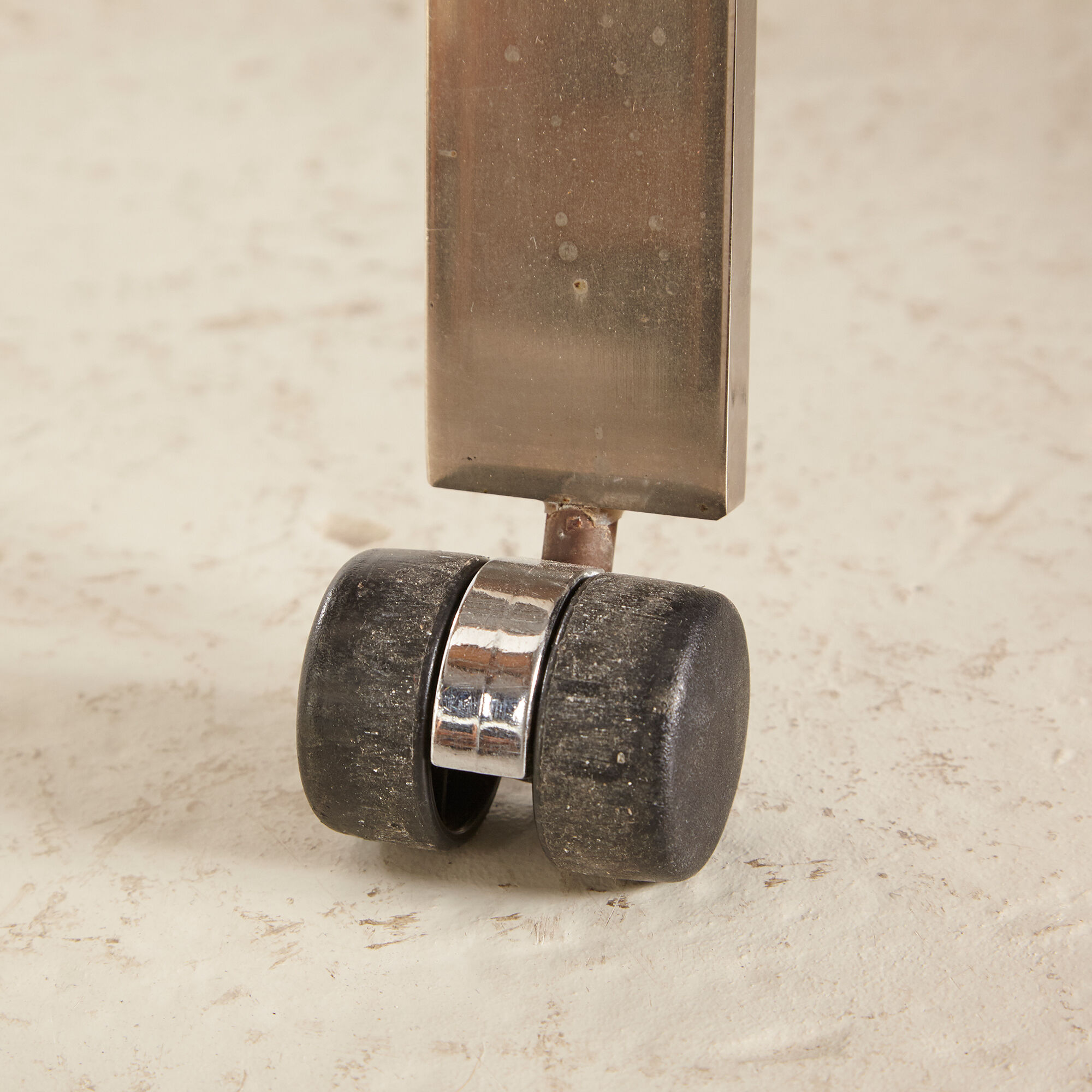 "Grand repos" armchair by Jean Prouvé