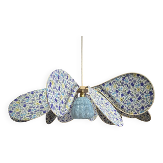 Pendant light, chandelier, rattan petals and fabric flower and blue Clichy globe