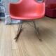 Fauteuil à bascule de charles Eames par Vitra
