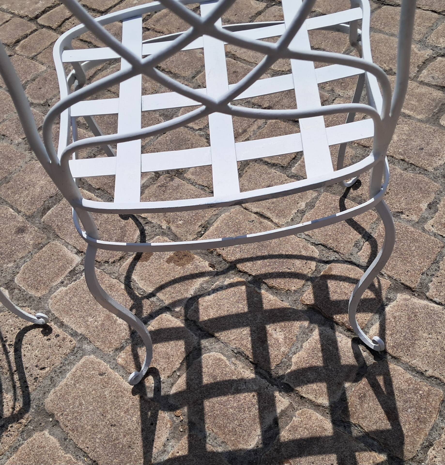 Serie de chaises de jardin en metal