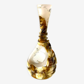 Vase Soliflore décor inclusions gold antique style opaque white glass old