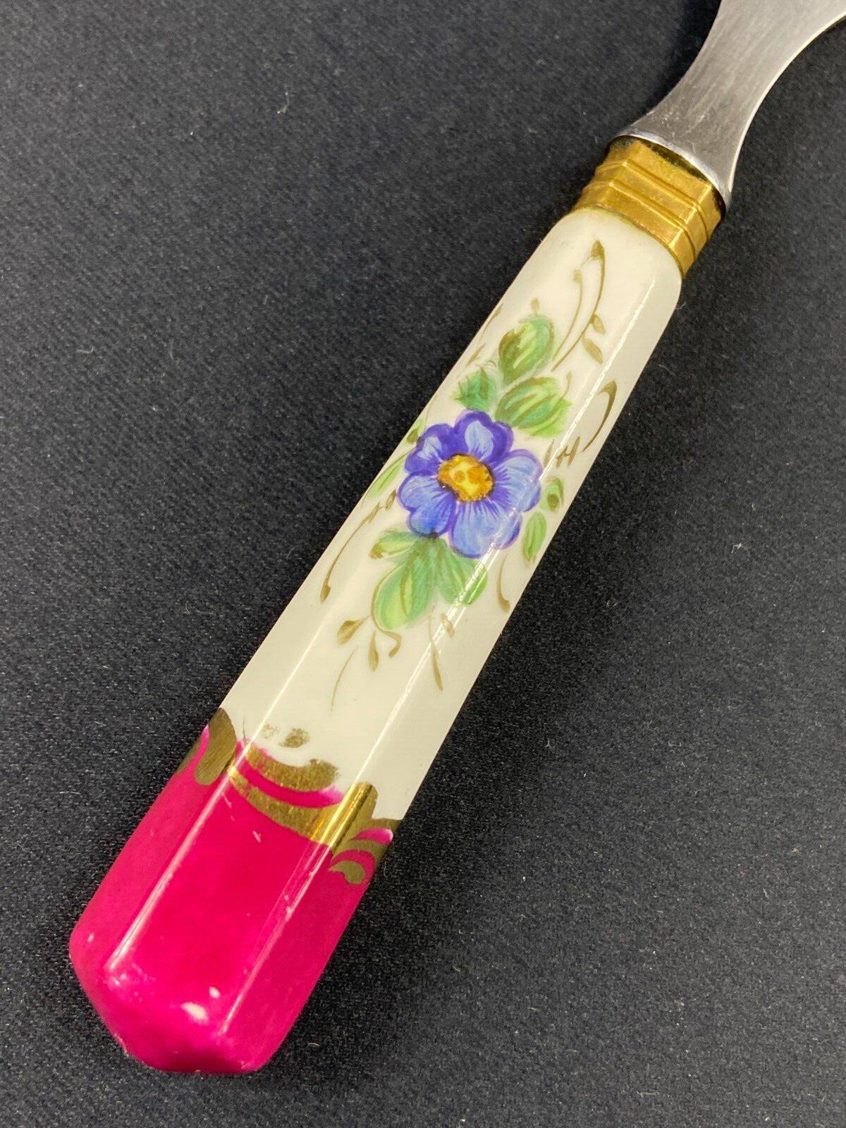 Couteau à beurre avec manche en porcelaine de style Louis XV