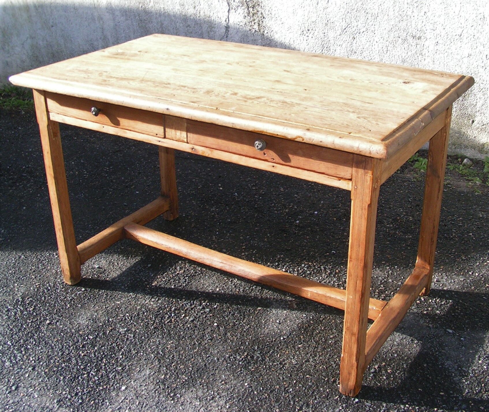 Farm table