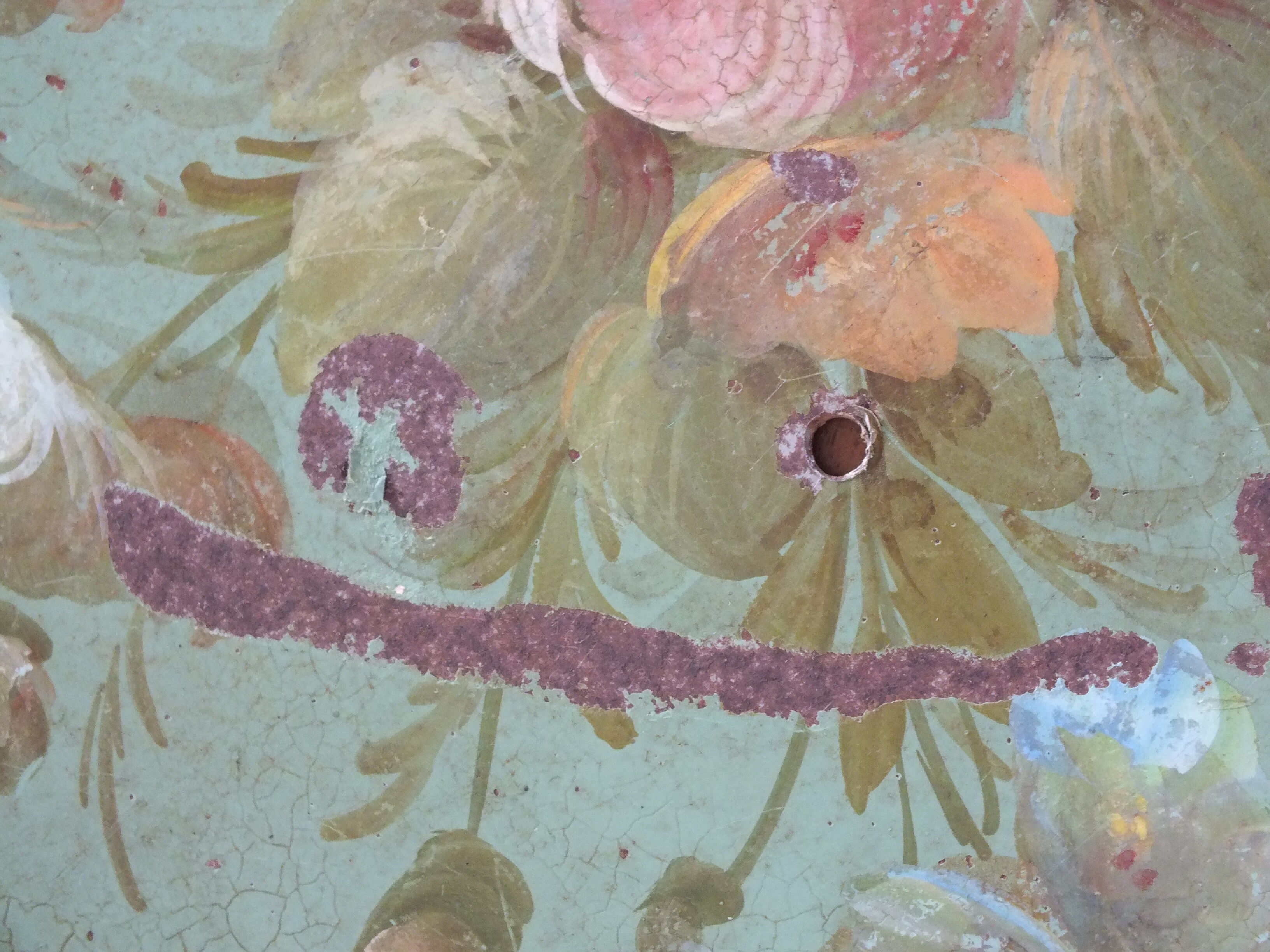 Tray with a plate gallery painted floral decoration