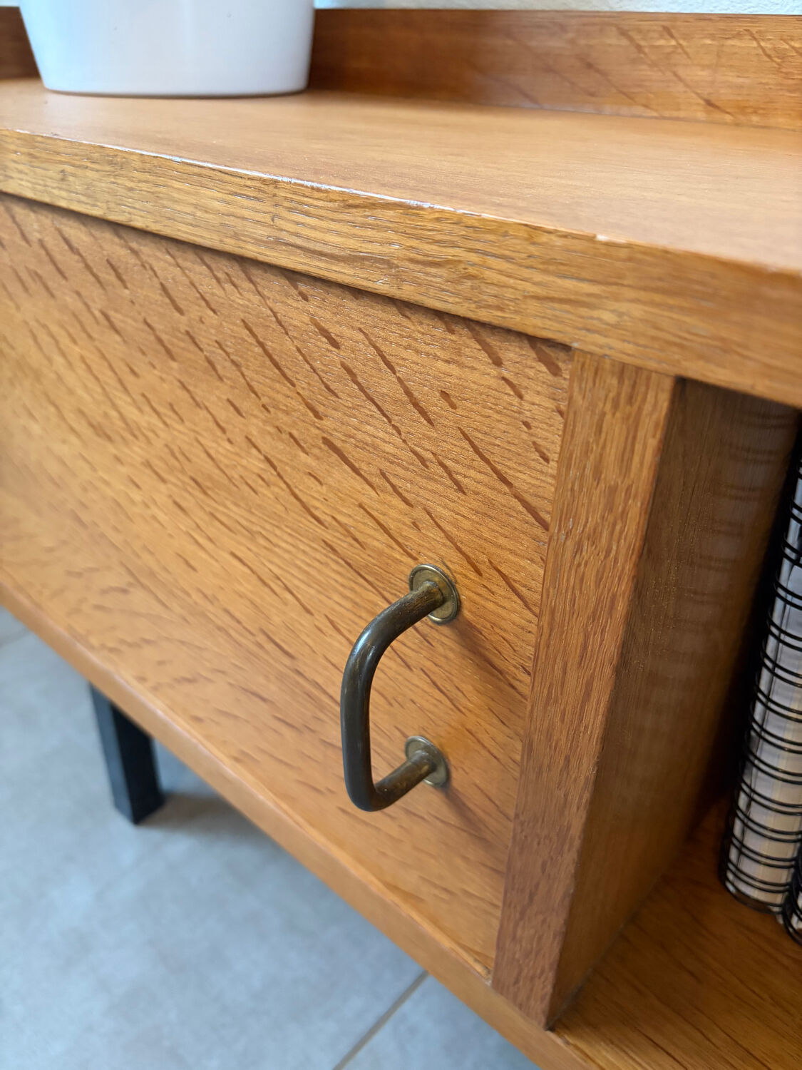 Vintage low oak sideboard (shallow)
