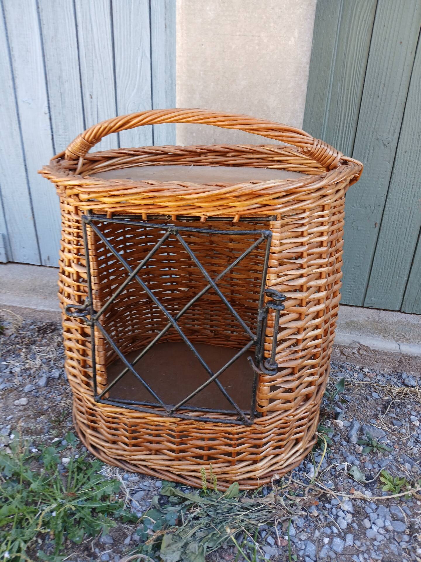 Panier ancien/ porte bouteilles