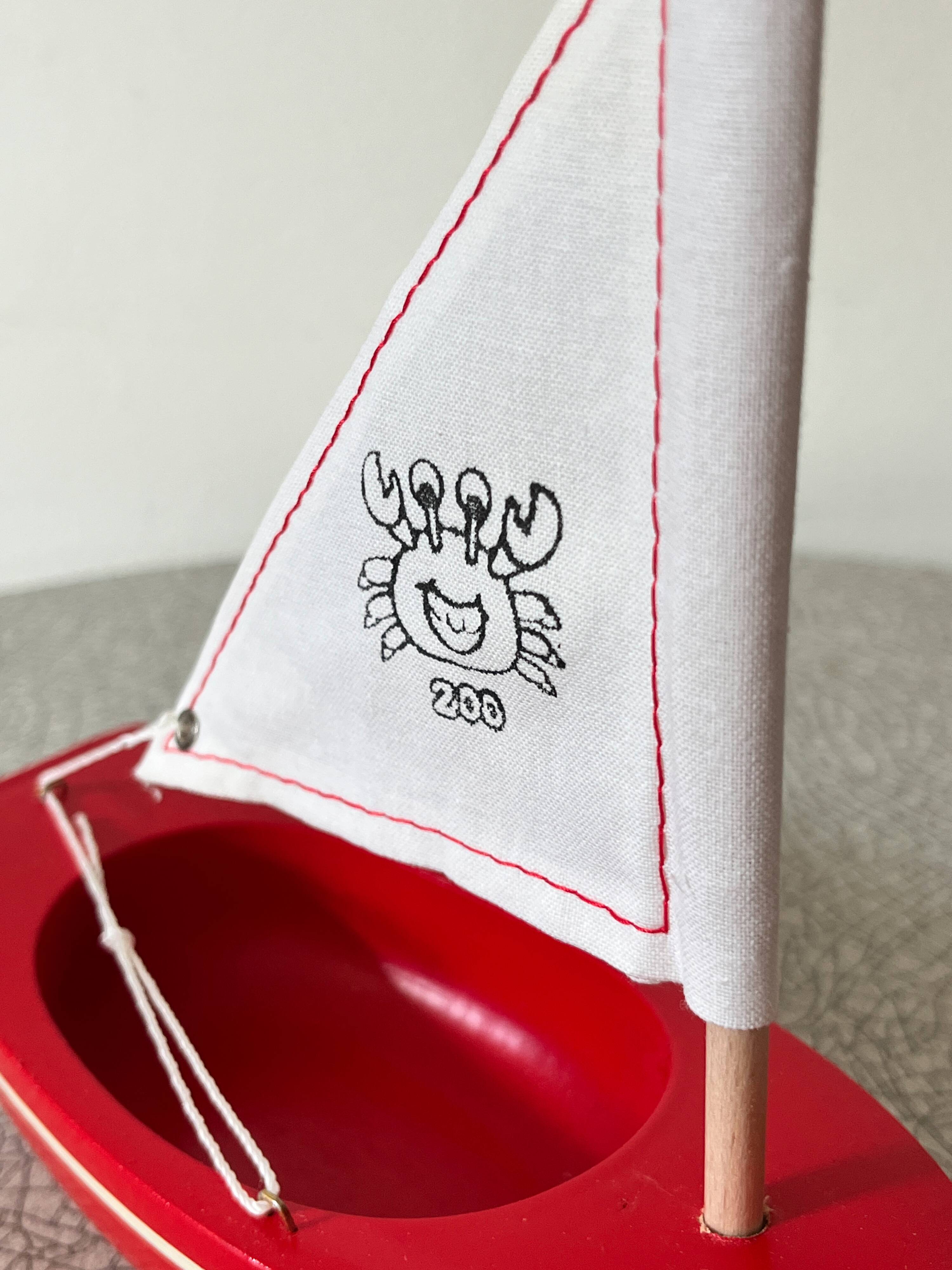 Tirot 200 wooden pond sailboat, navigable vintage toy.