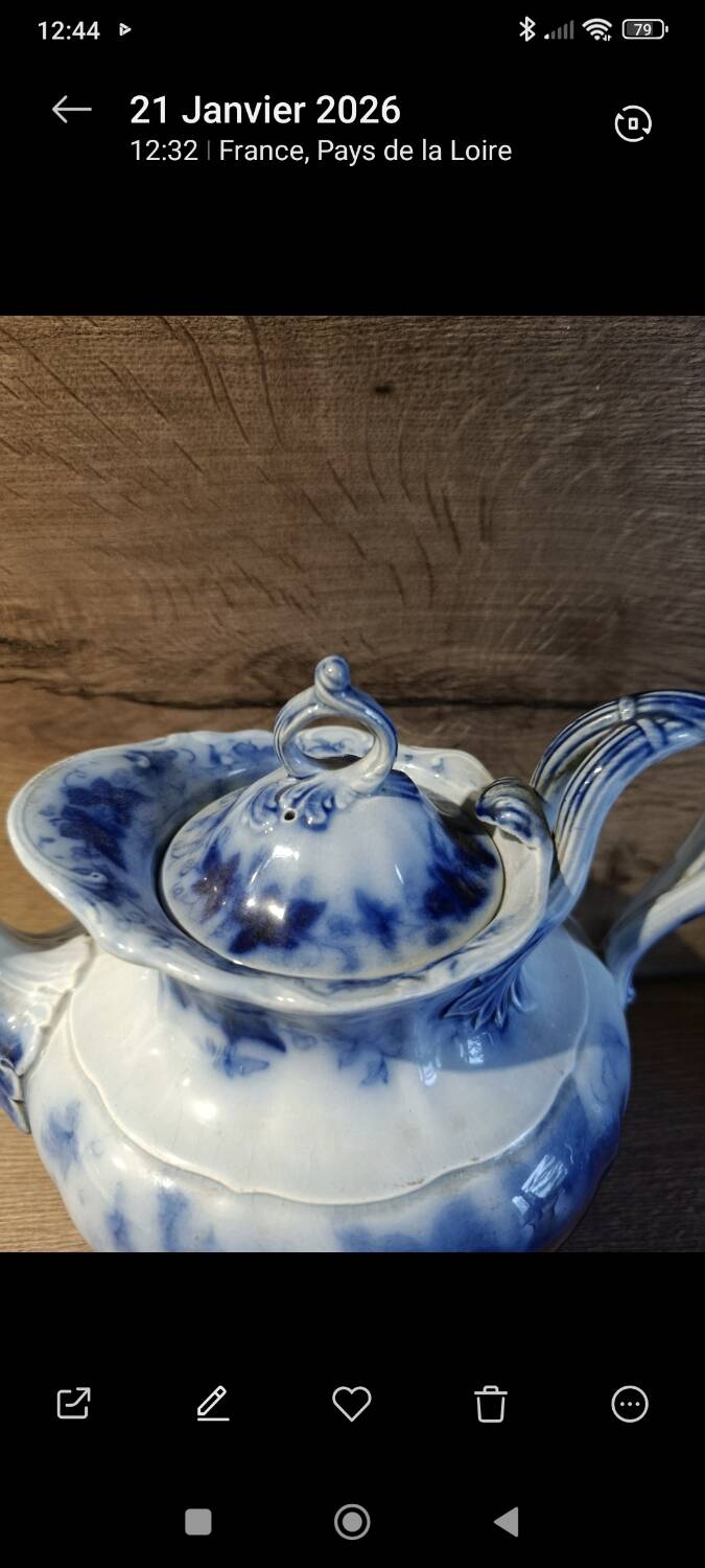 Antique blue teapot model Bryonia late 19th century Sarreguemines