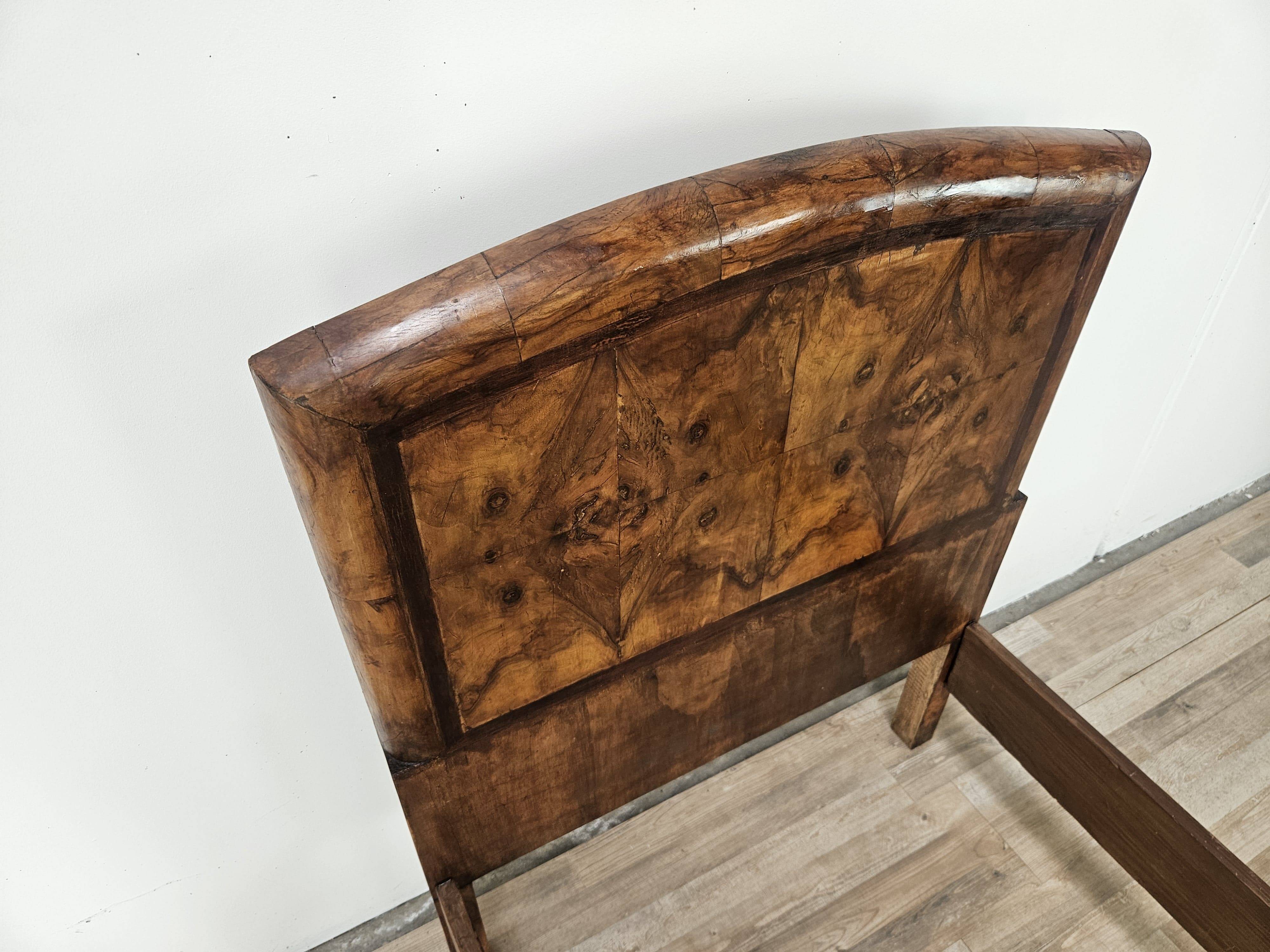 Tuscan Art Decò single bed from the 1940s in briar root