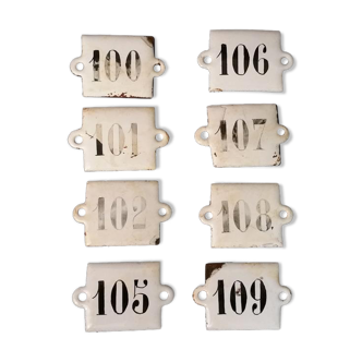Enamelled numbers plates