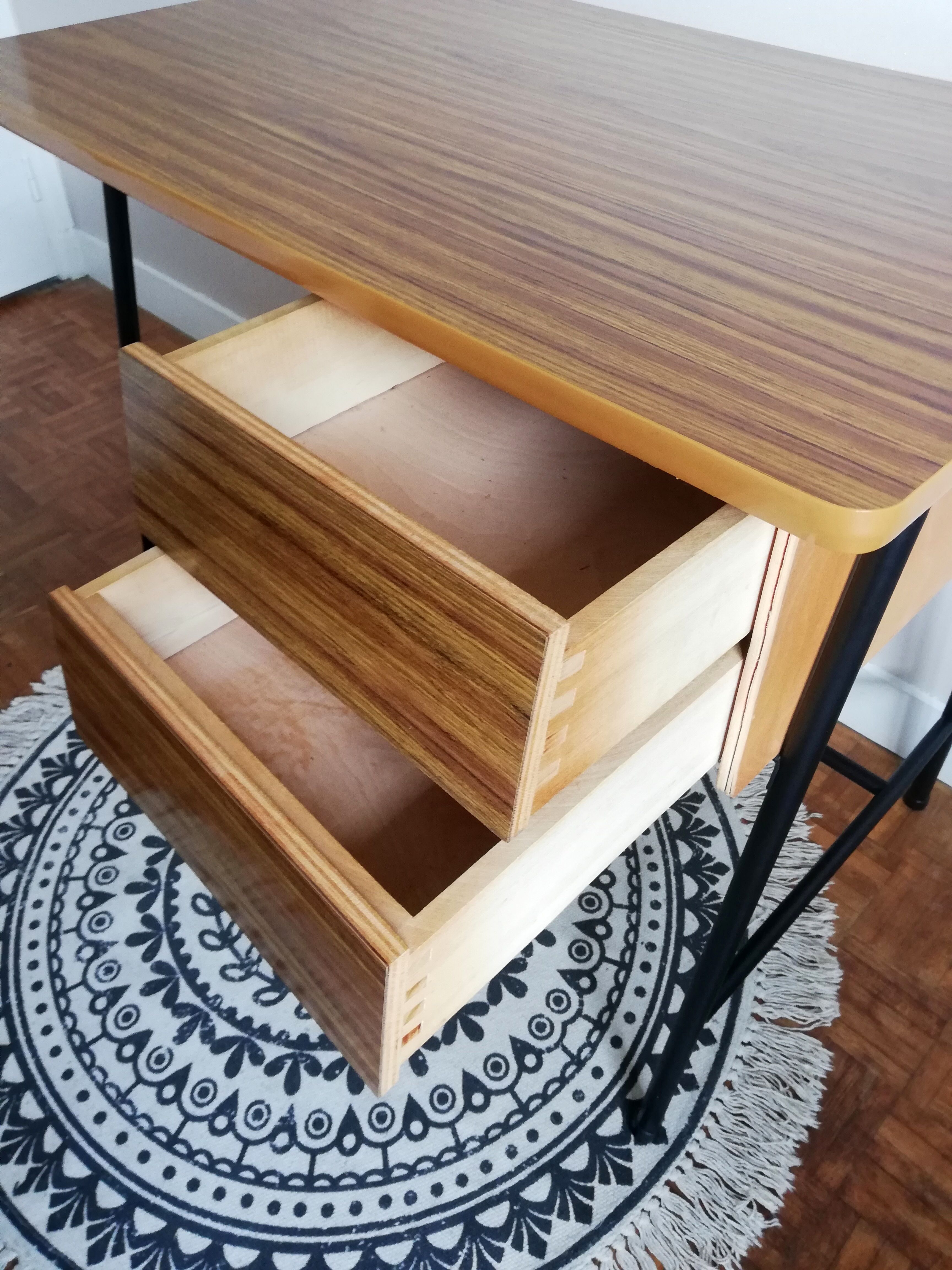 Office formica