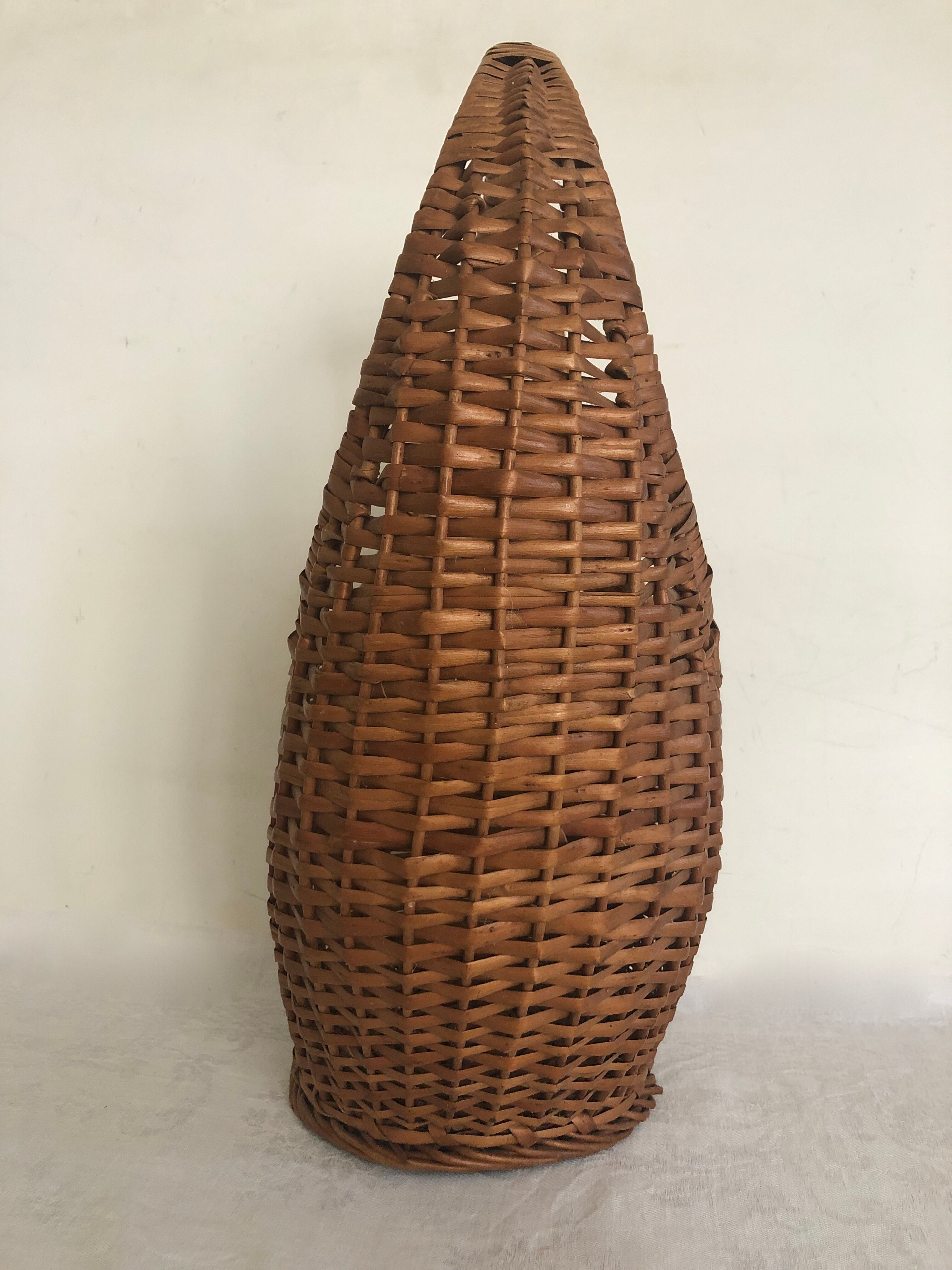 Panier en osier tressé
