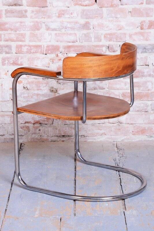 Bauhaus Armchair in Walnut and Beech by H. Gottwald, 1930s