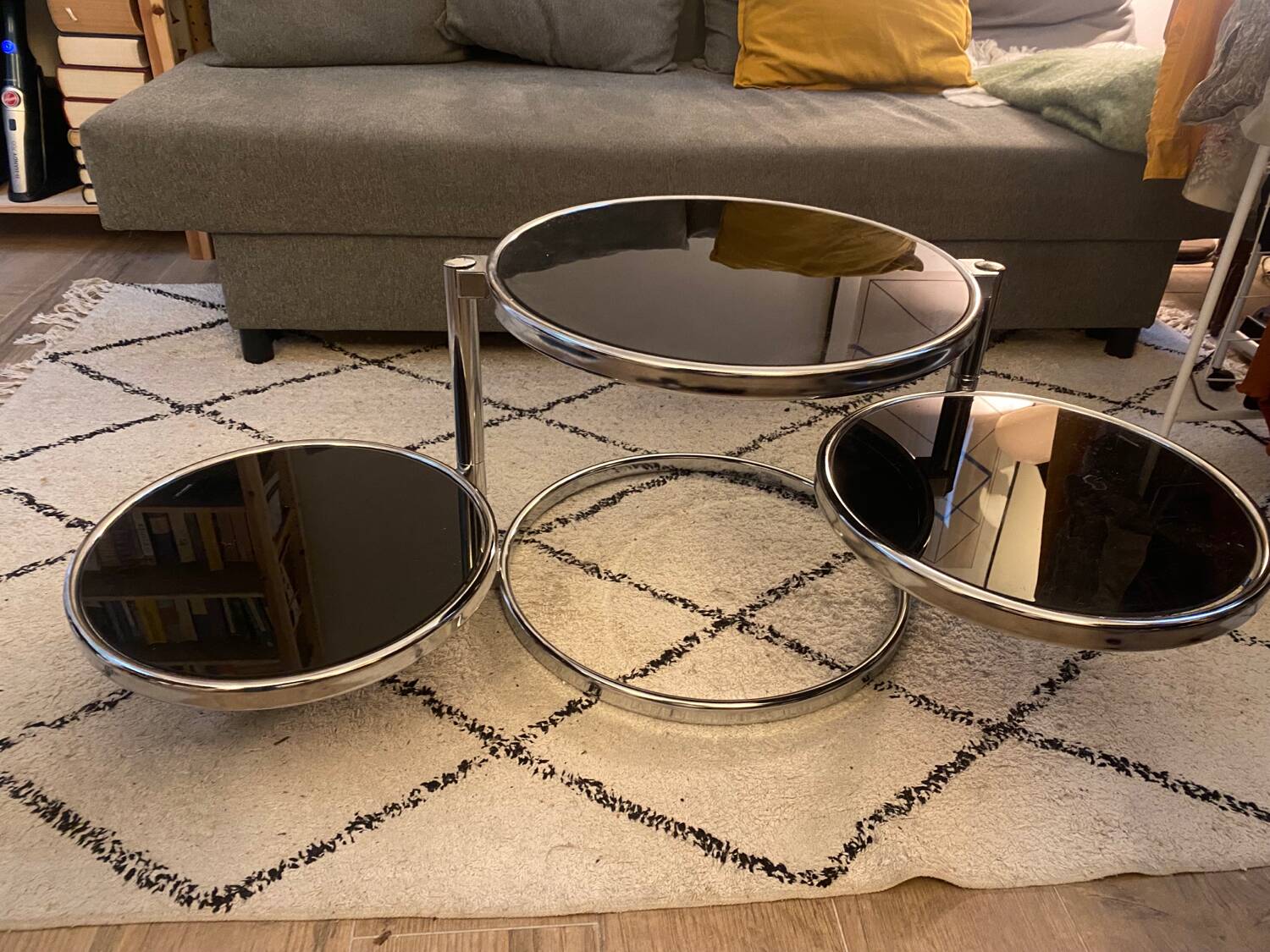 Swivel coffee table