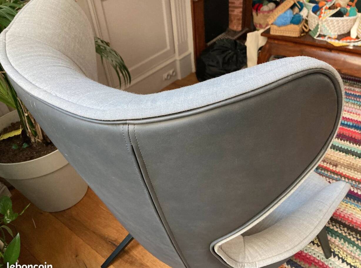 Bicolour armchair P22 Cassina designed by Patrick Norguet