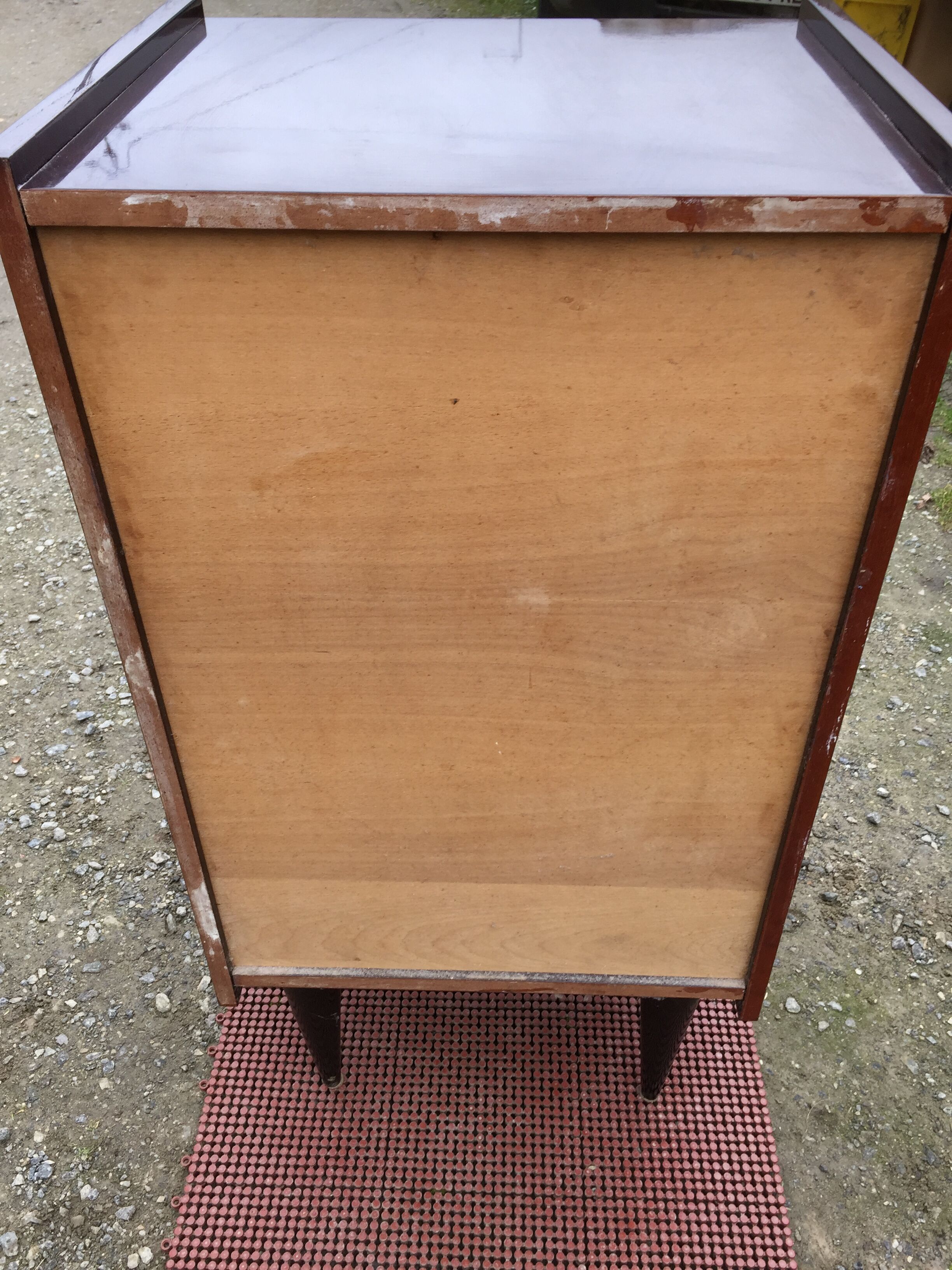 Vintage rag chest of drawers in varnished mahogany