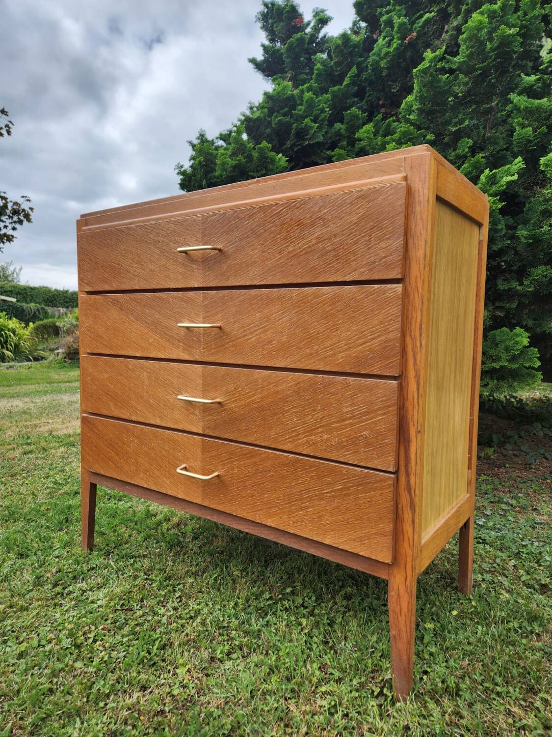 Antique vintage chest of drawers with spindle legs and 4 drawers, 1970s