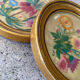 2 medallions embroidery of flowers