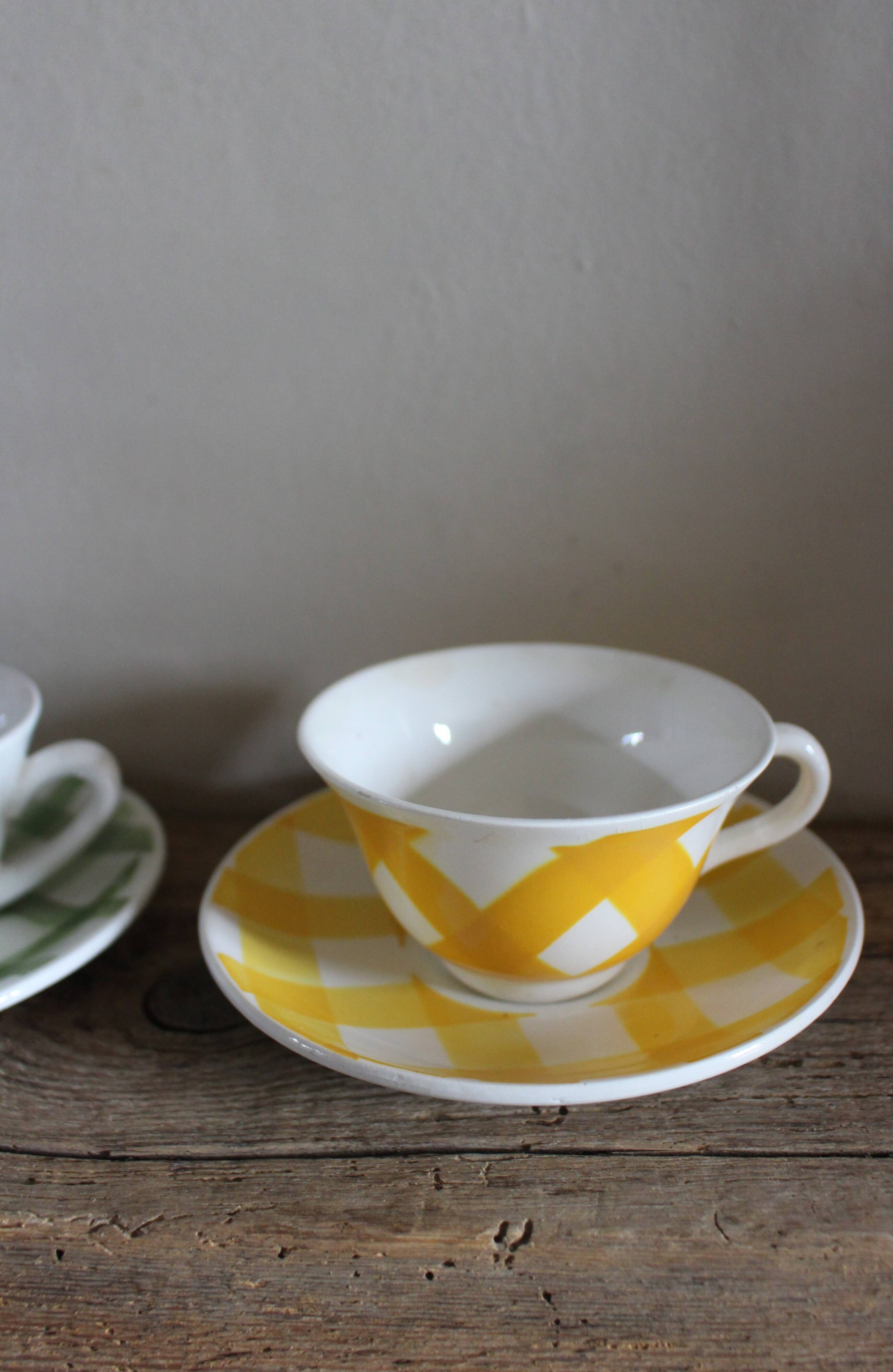 2 cups saucers Square Yellow Green Vintage