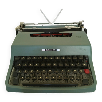 Machine à écrire Olivetti Lettera 32