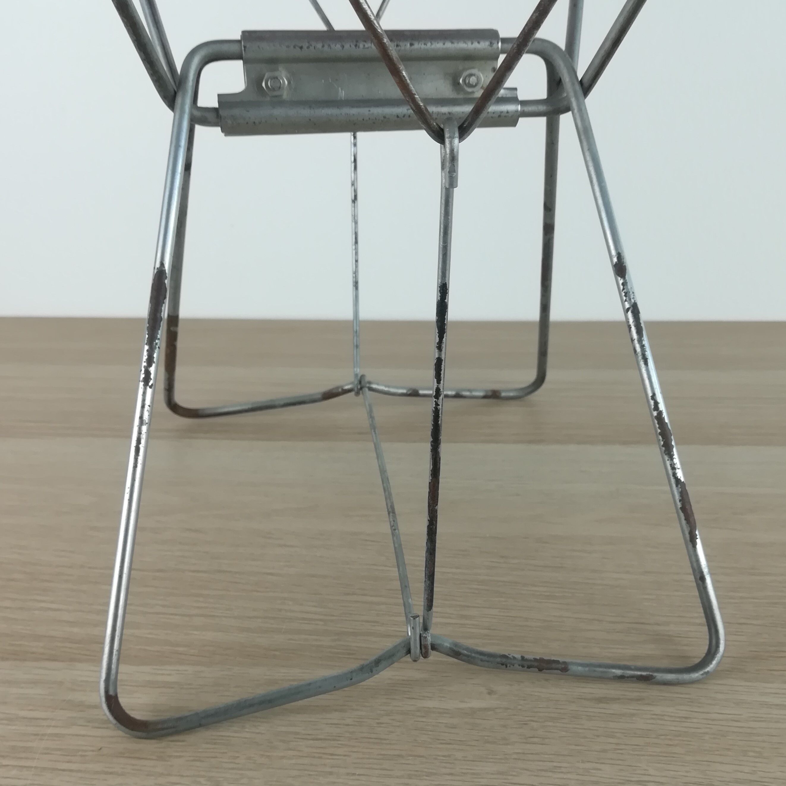 Folding camping seat