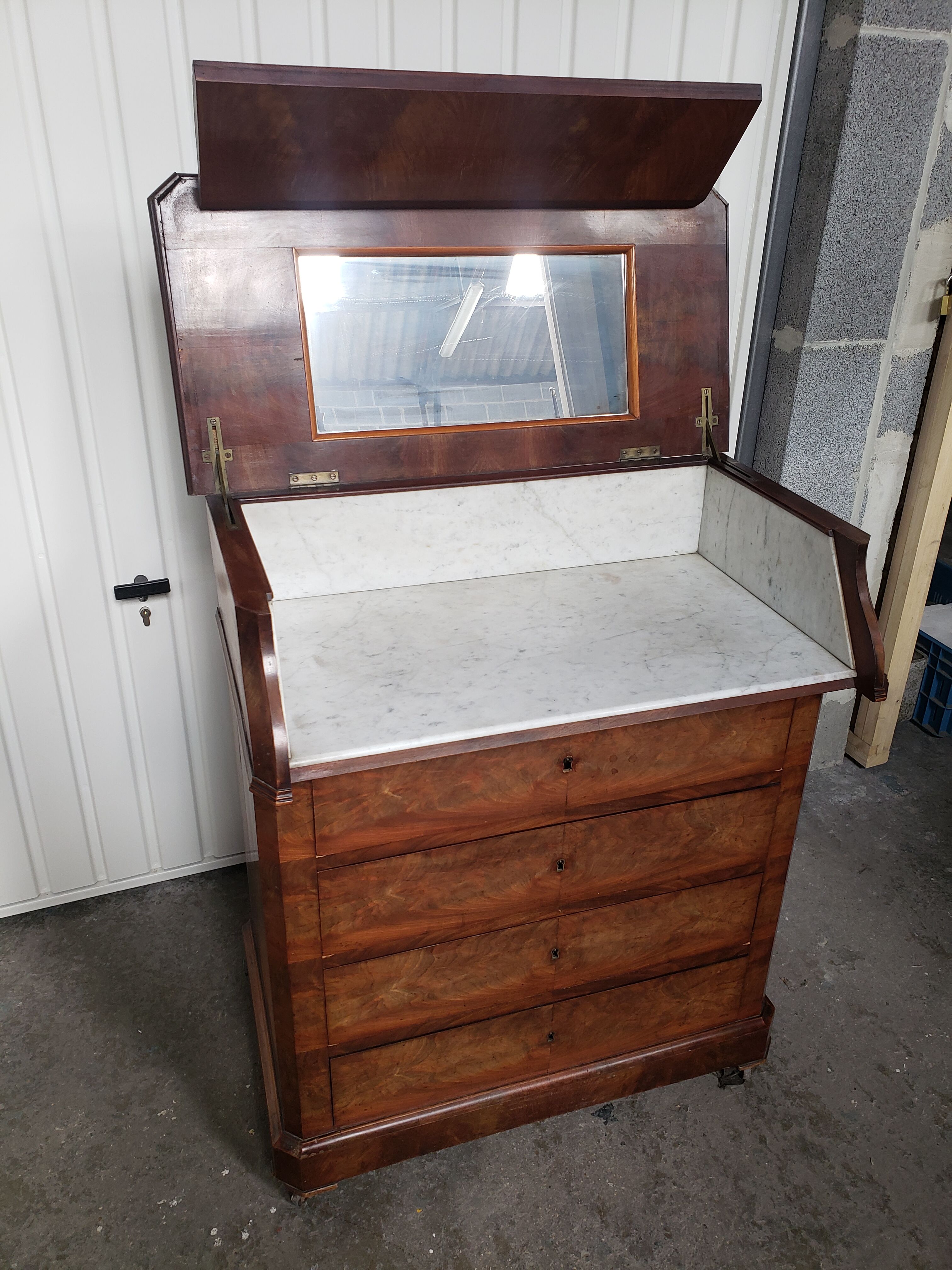 Commodity/hairdresser