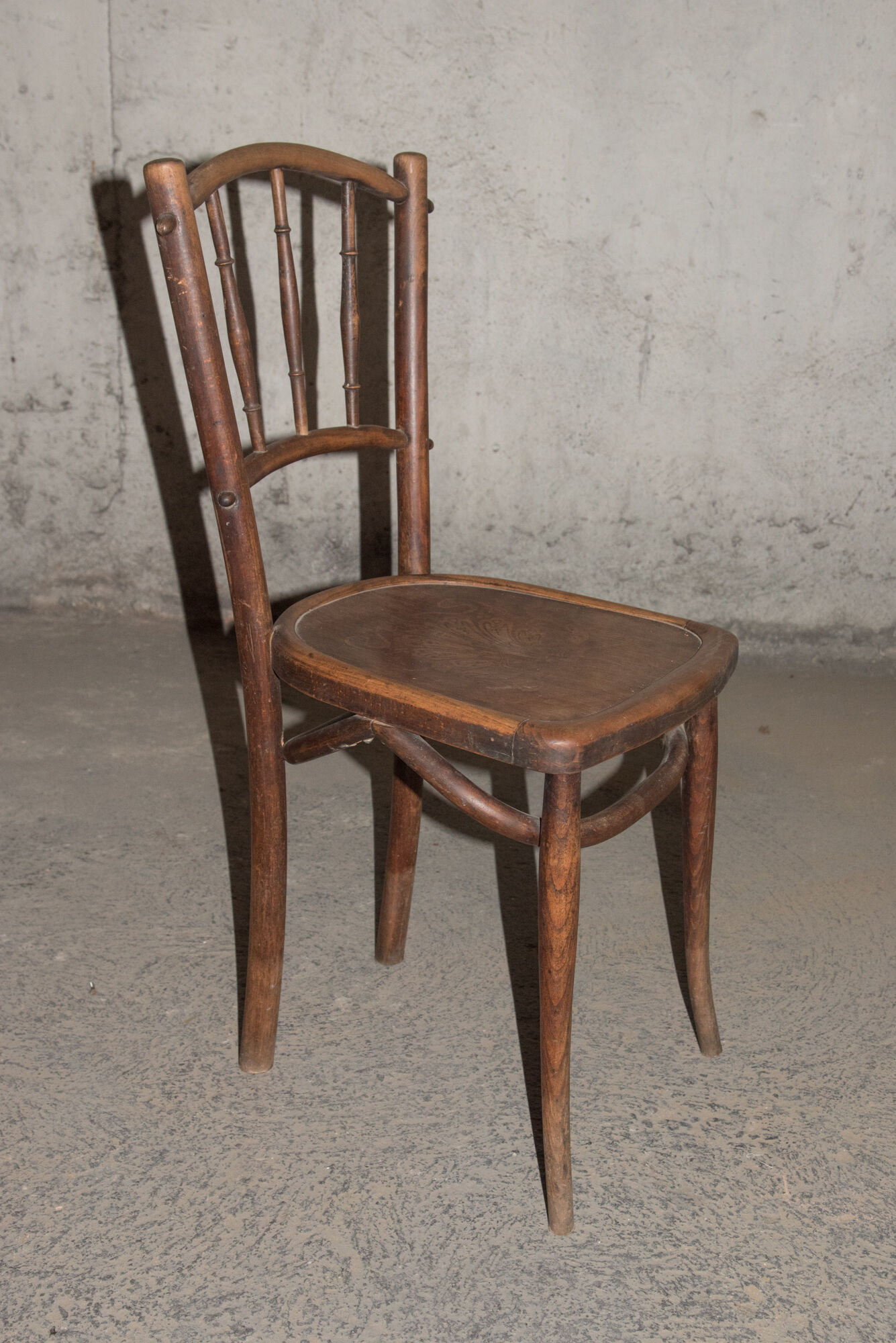 Series of 5 bistro chairs - early 20th century