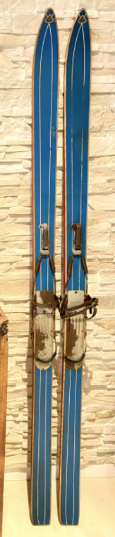 Paire de ski vintage en bois