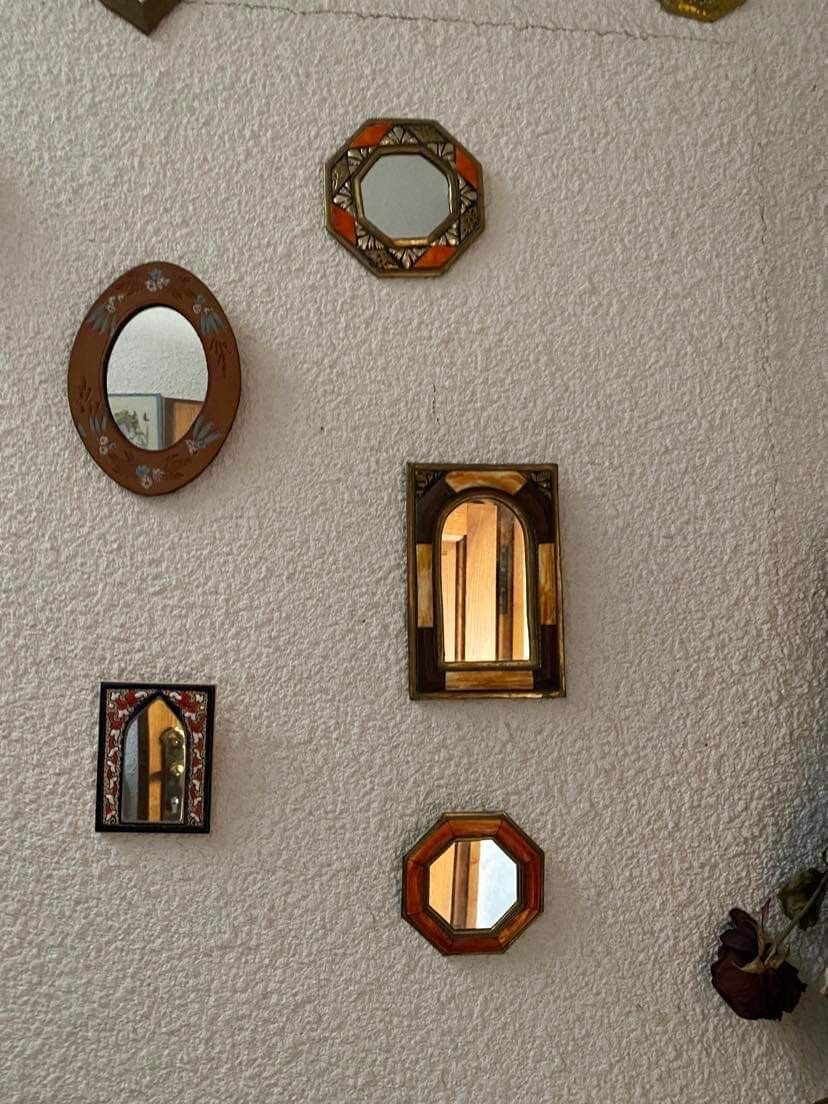 Mirror shaped window, 11x17 cm