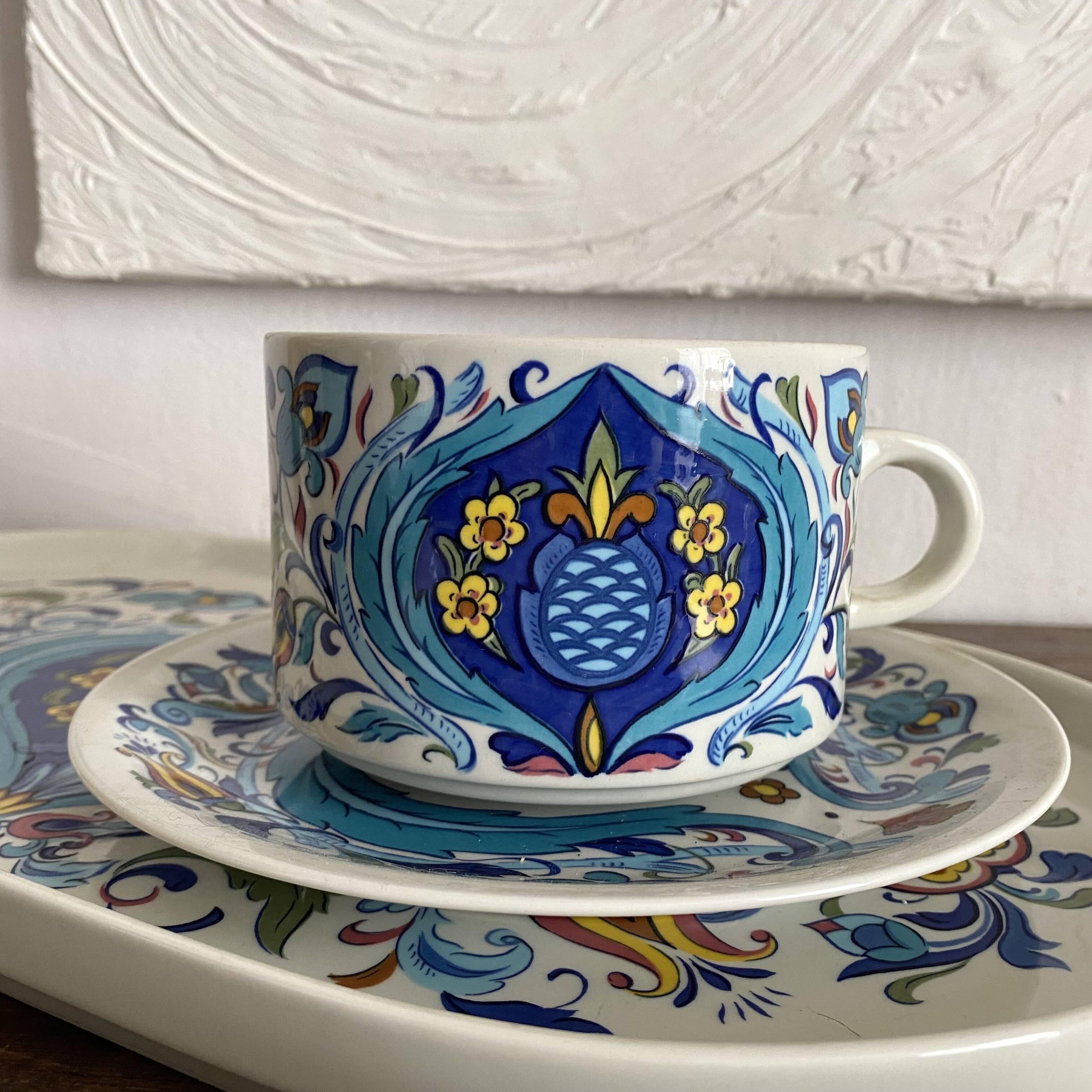 Villeroy and Boch Izmir model large cup breakfast set