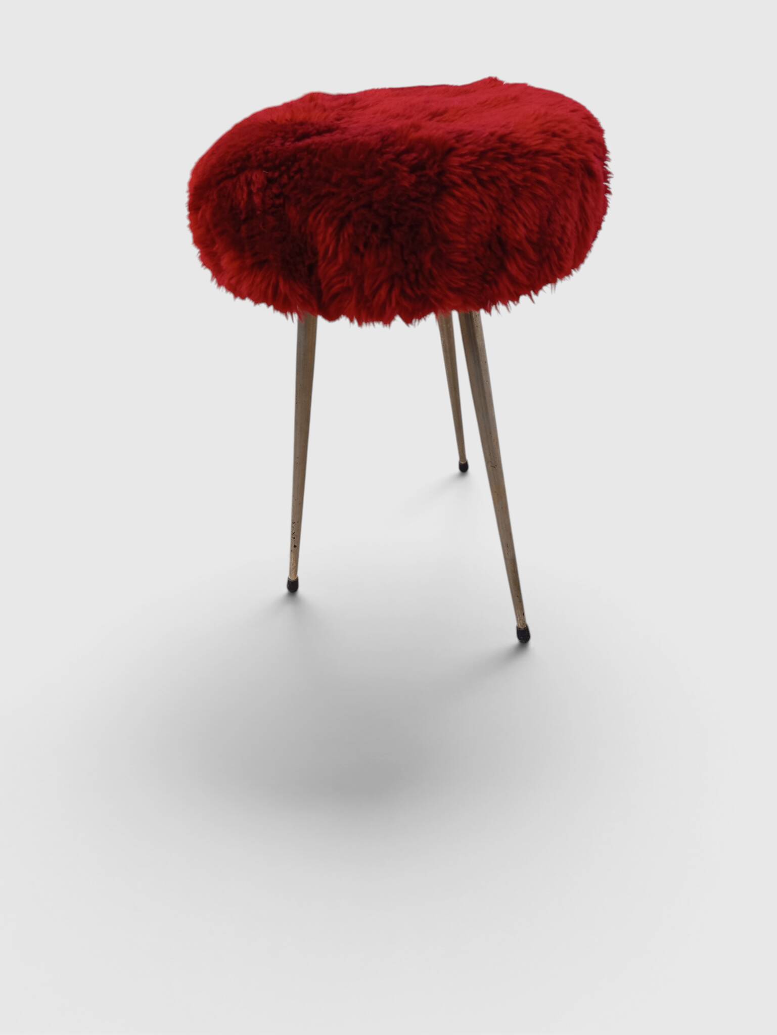Tabouret tripode vintage "Moumoute" rouge – Pelfran – Années 60