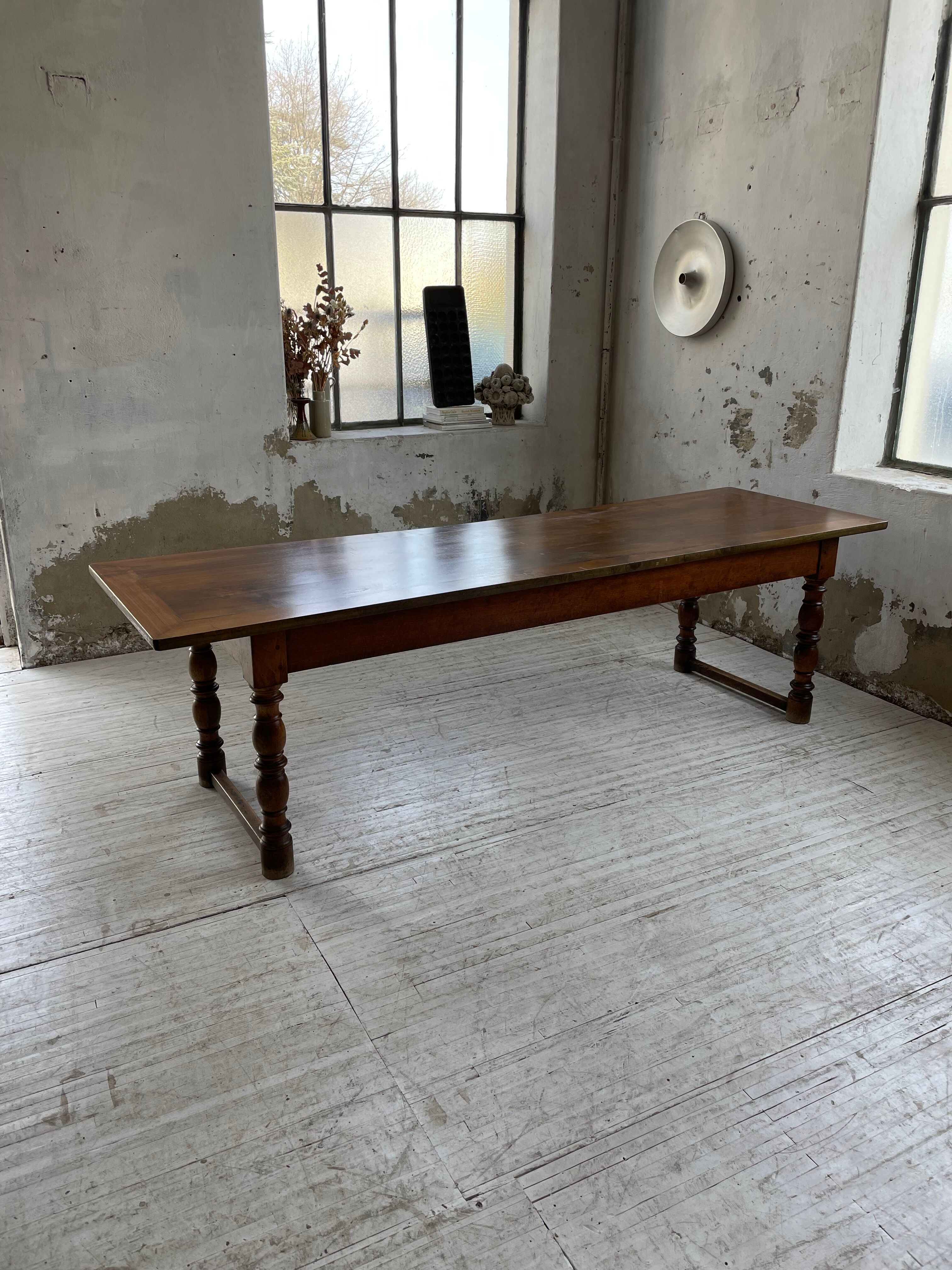 Table of draper firm walnut 260cm