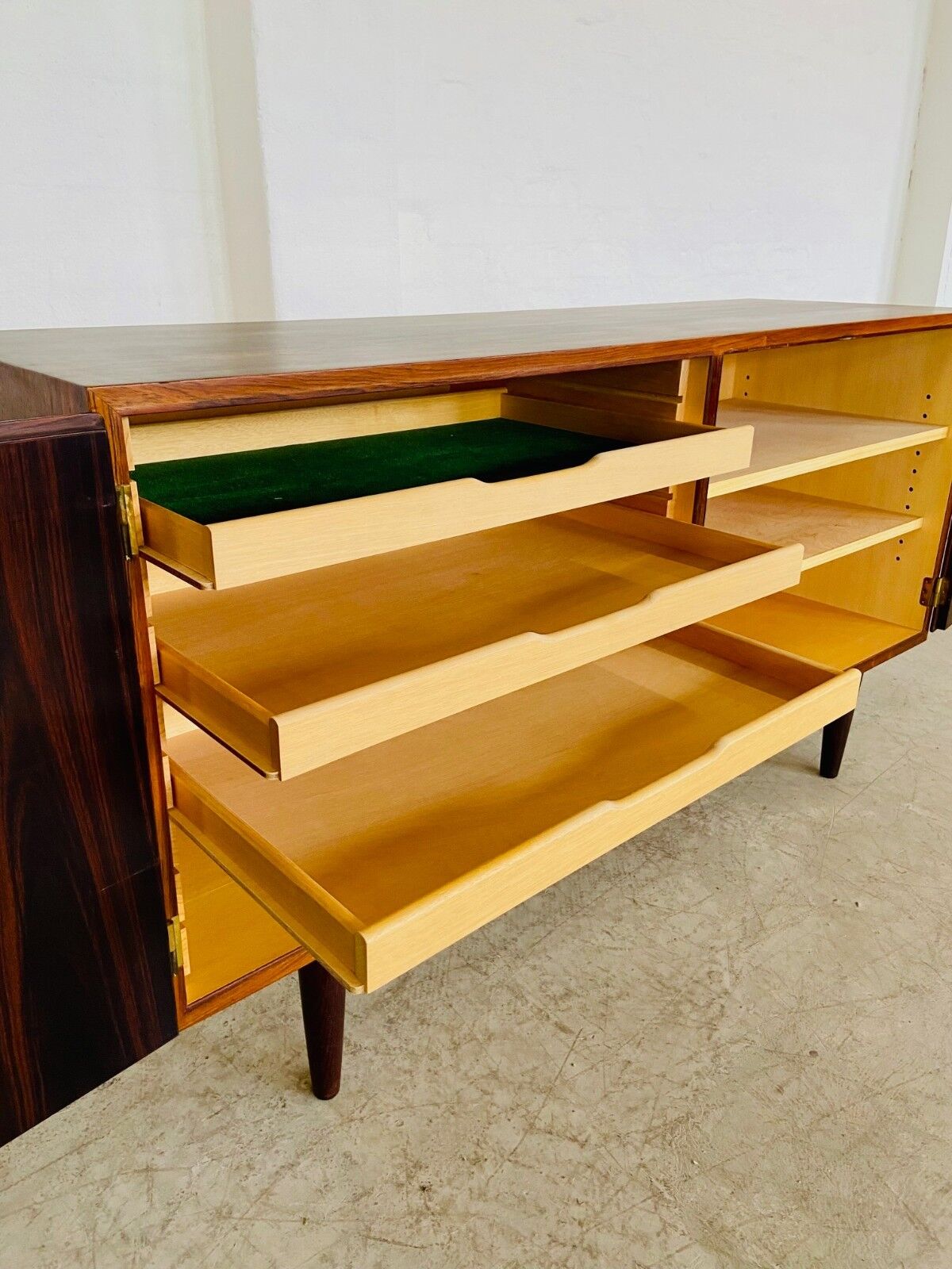Buffet danois rétro vintage en palissandre du milieu du siècle par Poul Hundevad, années 1960