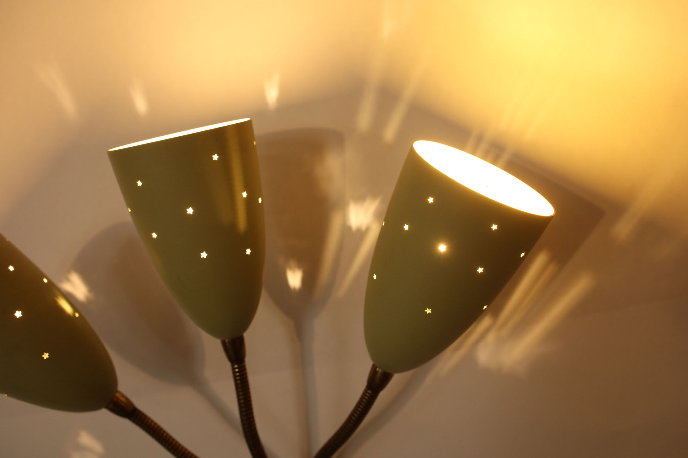 Italian wall lamp in green, for 3 bulbs 1950