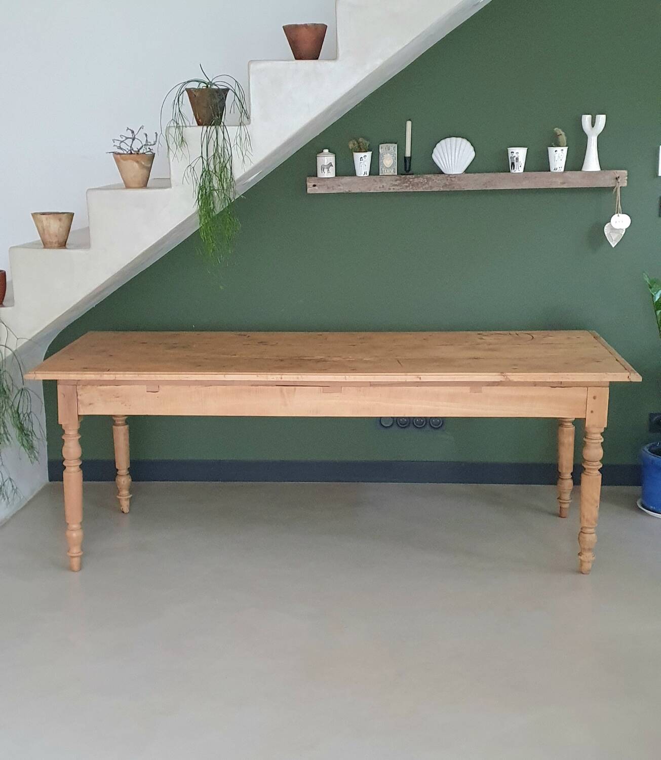 Farmhouse table