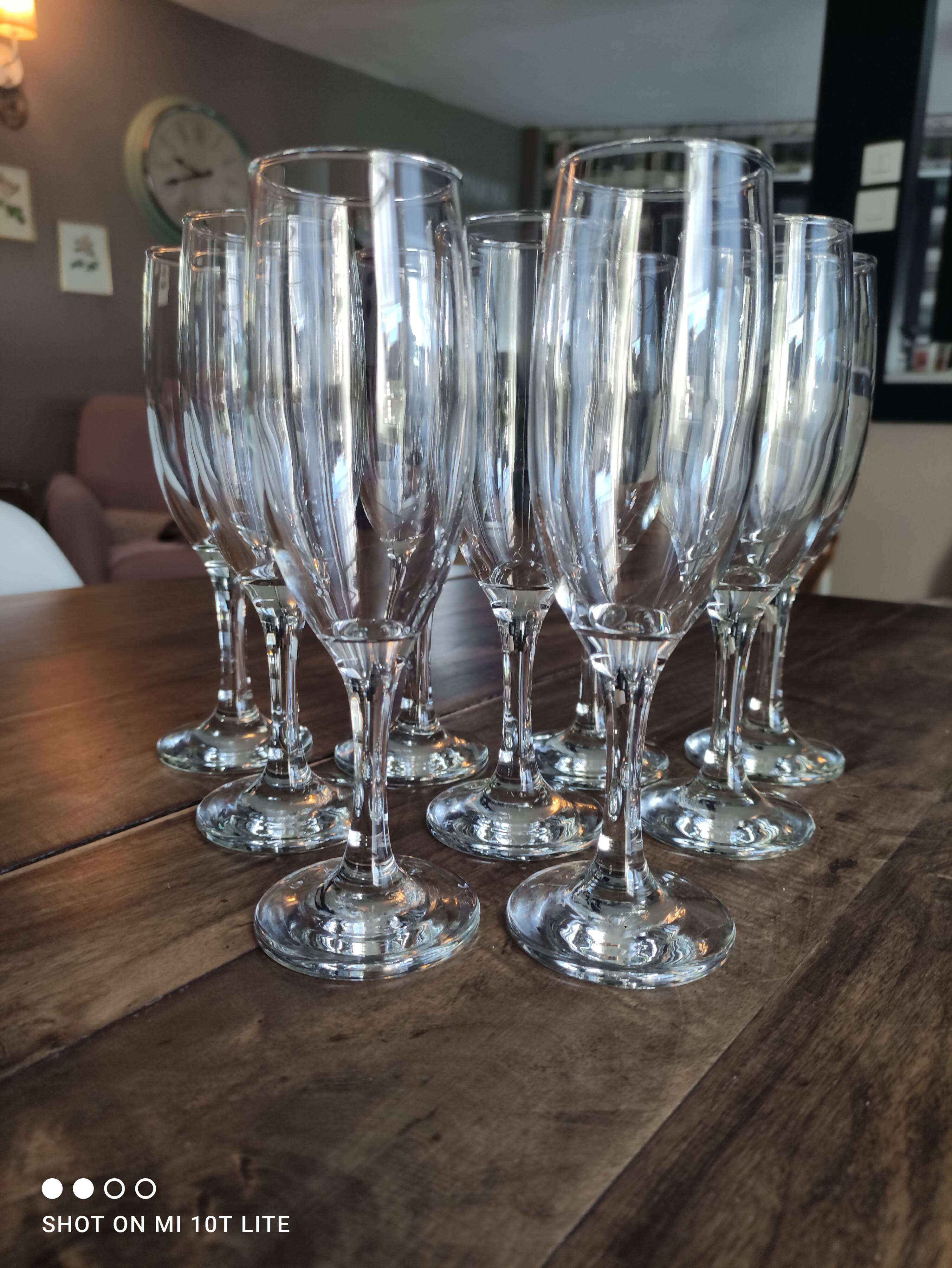 Lot de 9 flûtes à champagne en verre vintage