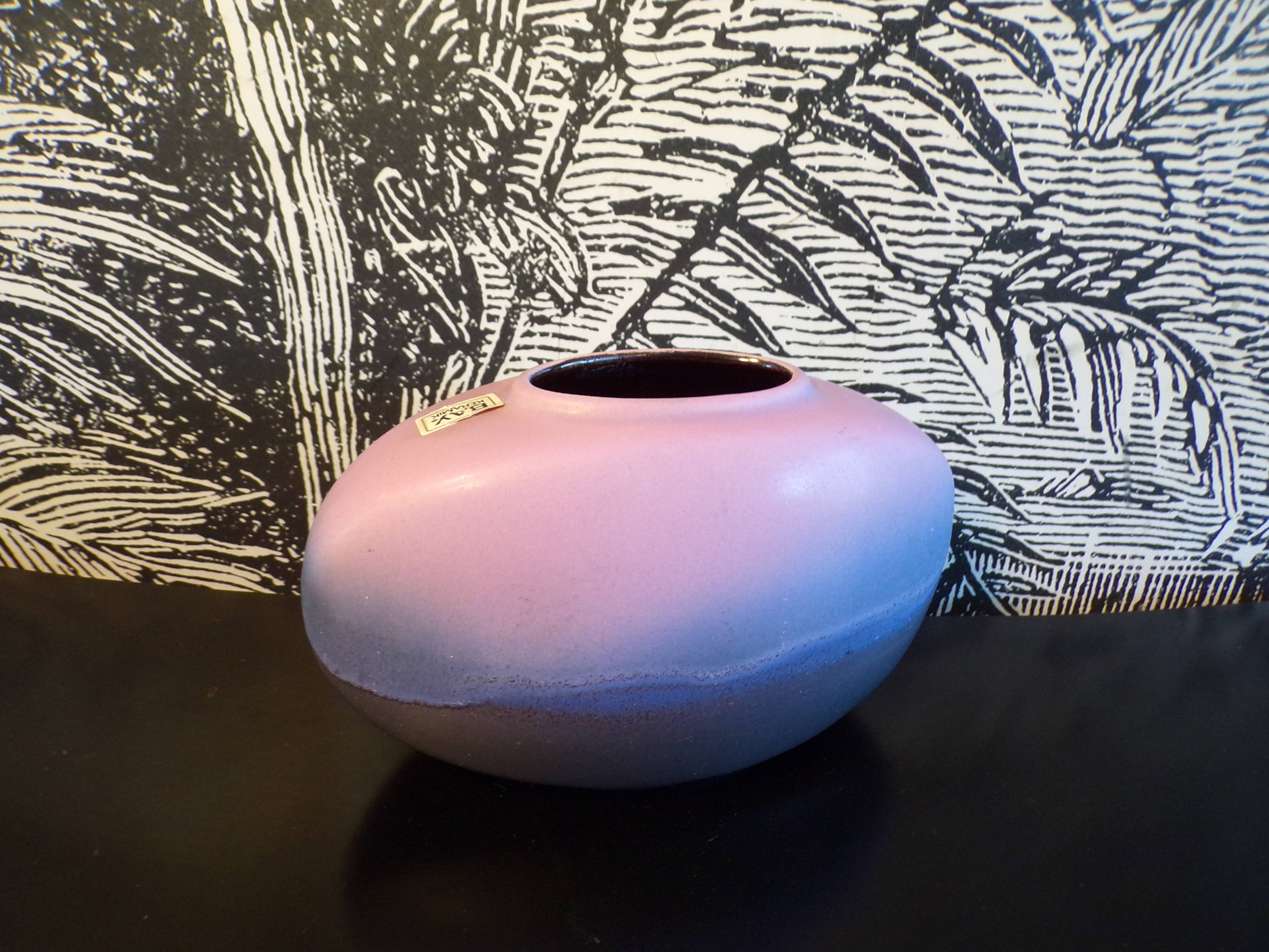 Bay 690-15 ball vase